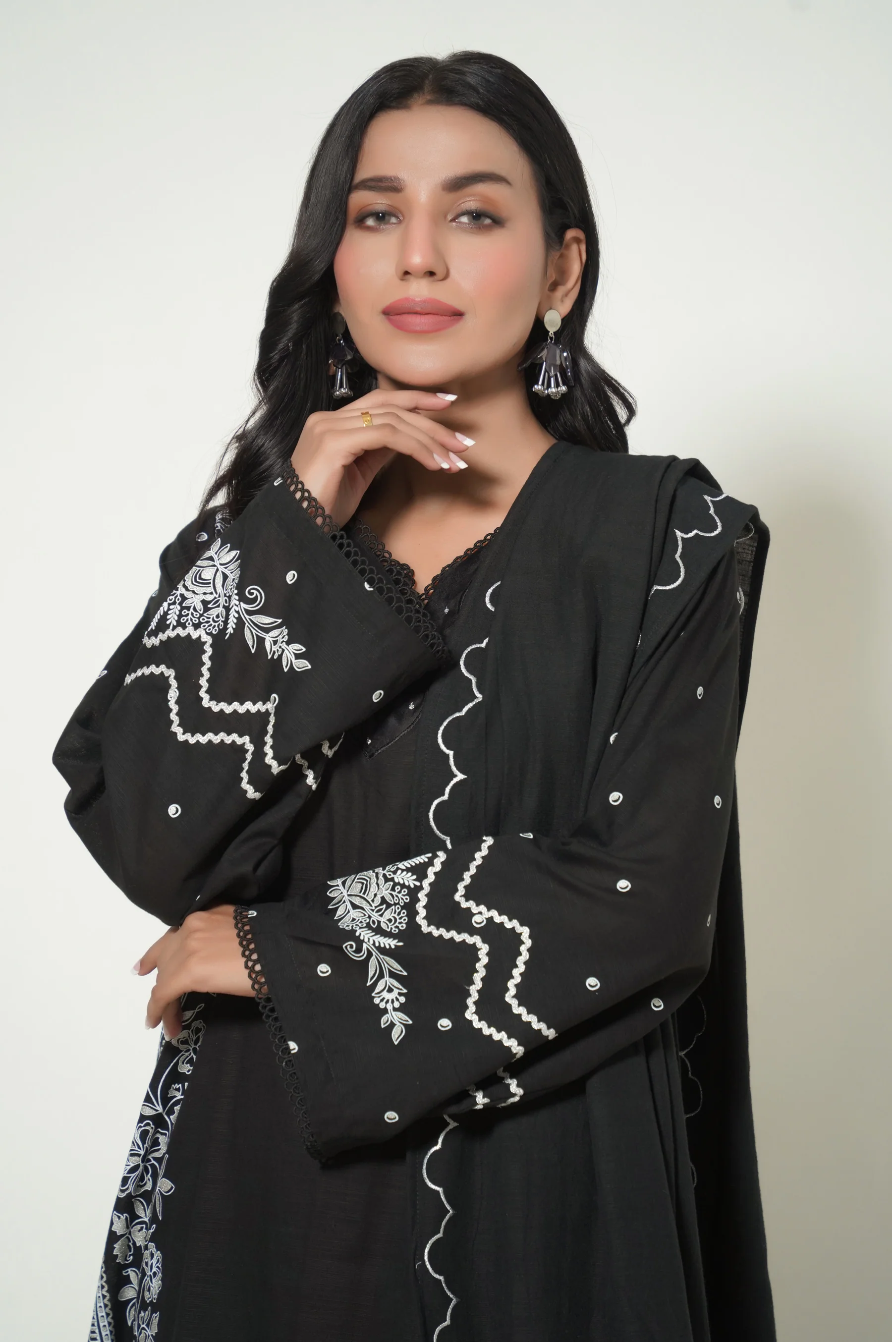 Unstitched 3 Piece Printed Khaddar Suit - Image 4