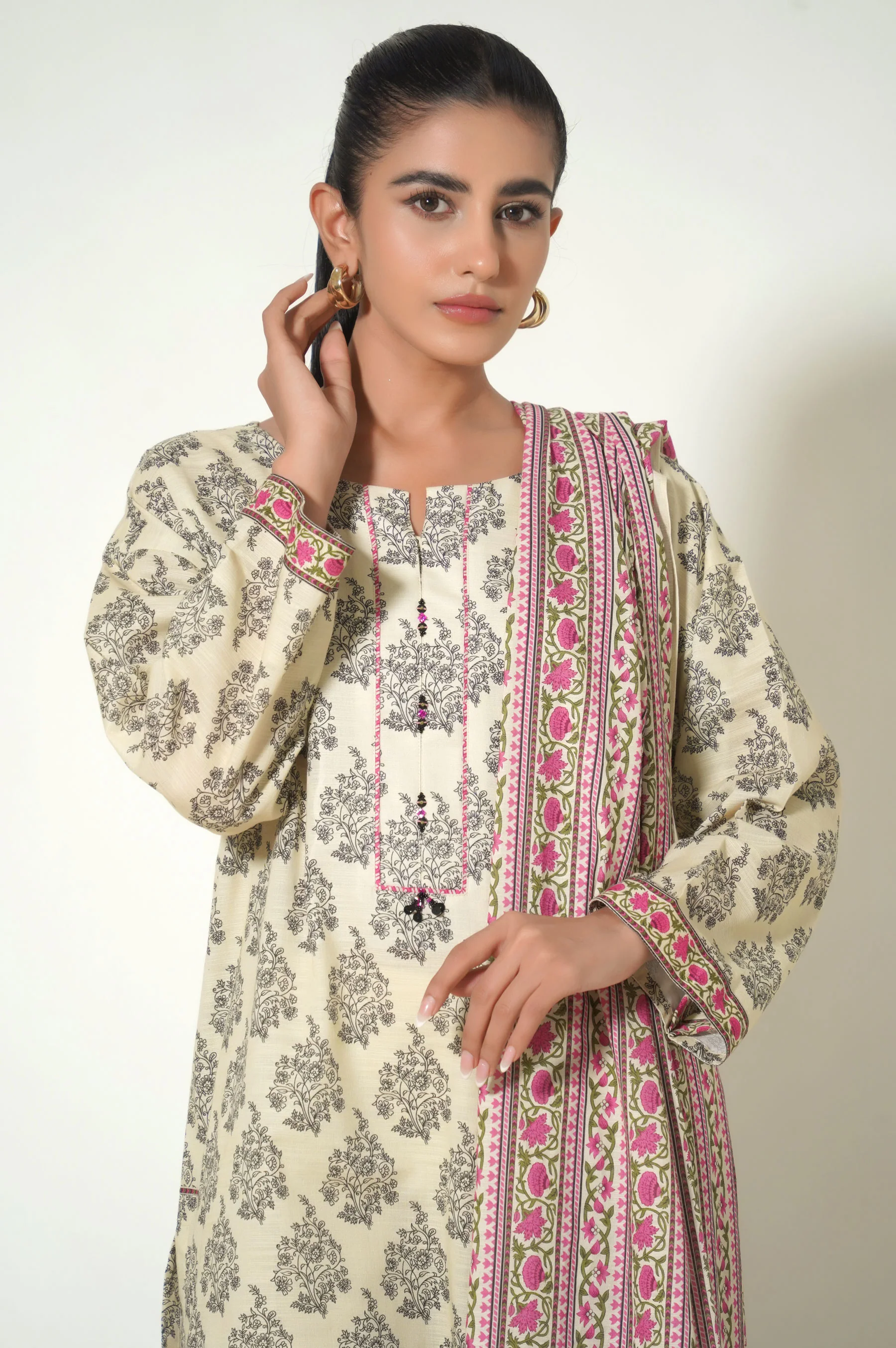 Unstitched 3 Piece Printed Khaddar Suit - Image 2