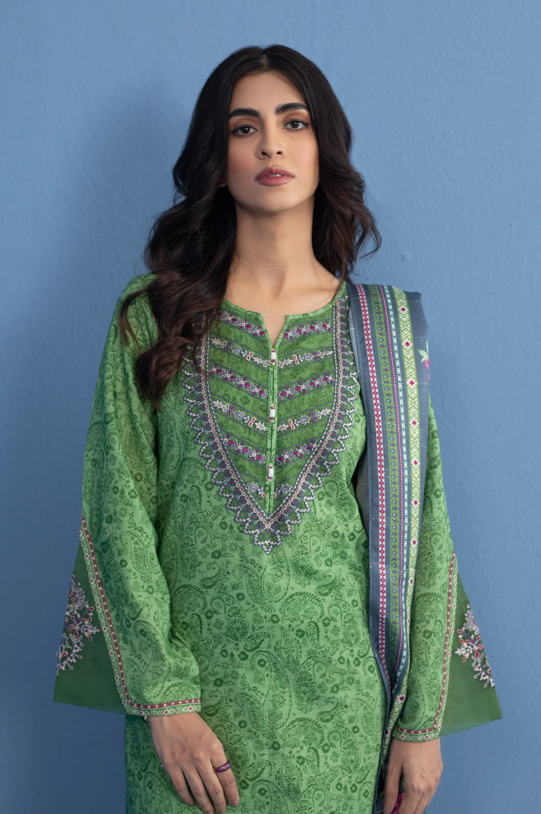Unstitched 3 Piece Embroidered Khaddar Suit - Image 2