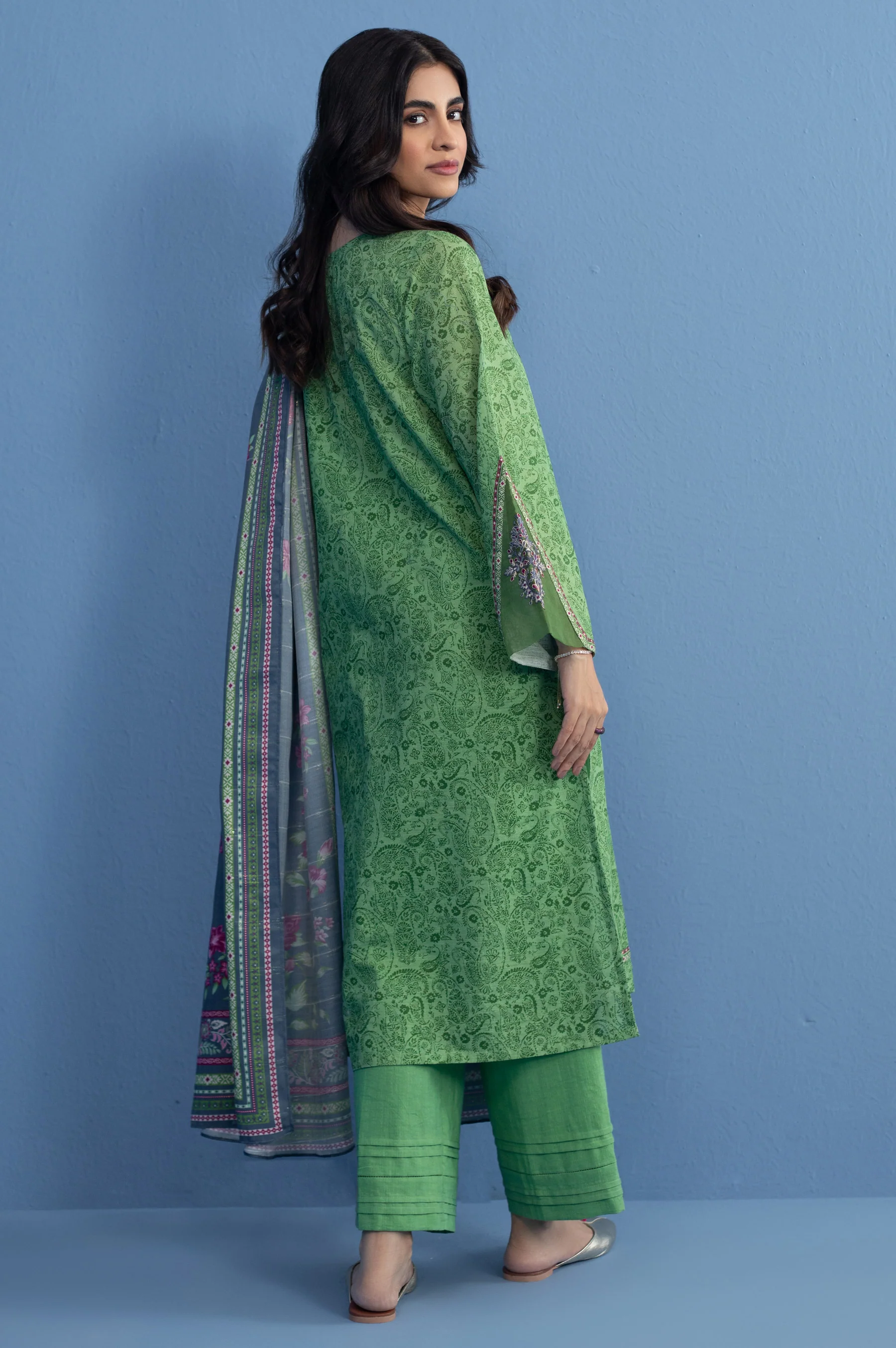Unstitched 3 Piece Embroidered Khaddar Suit - Image 3