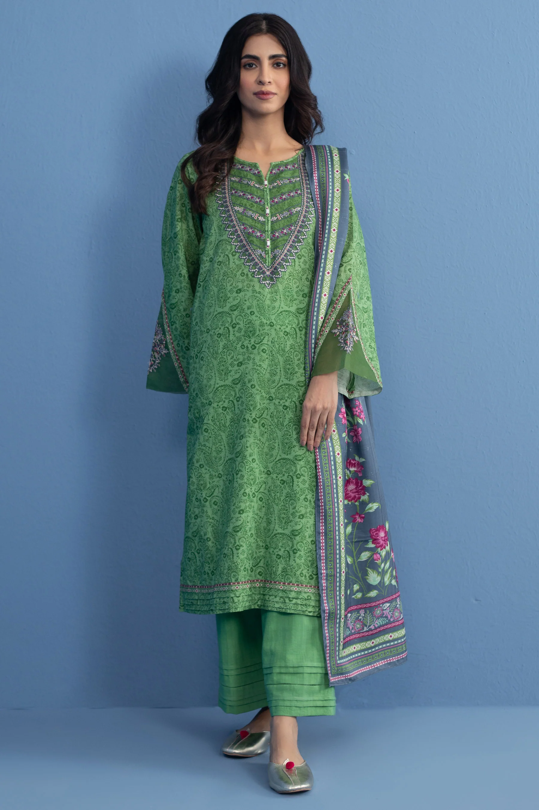 Unstitched 3 Piece Embroidered Khaddar Suit - Image 4