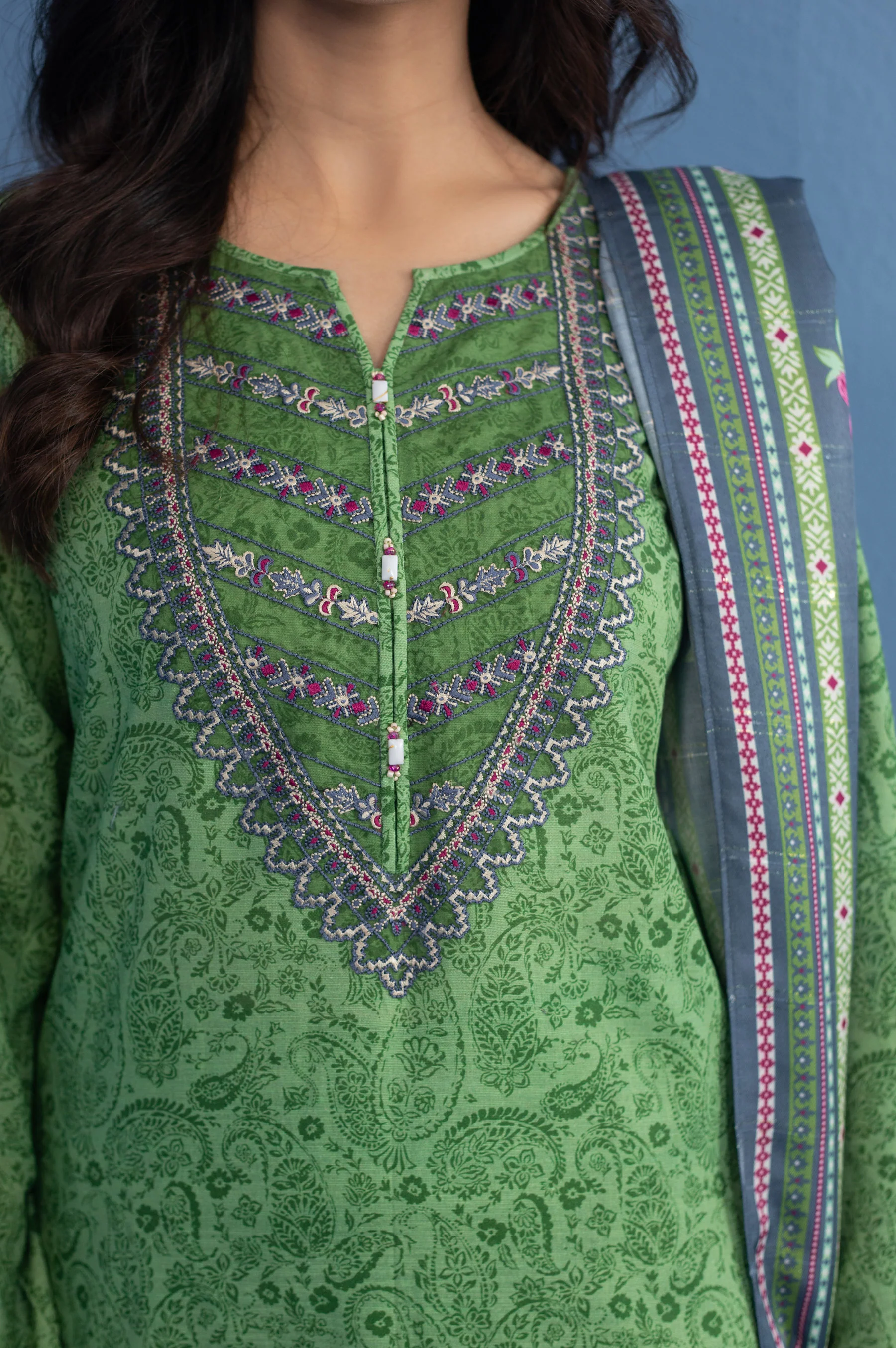 Unstitched 3 Piece Embroidered Khaddar Suit - Image 7