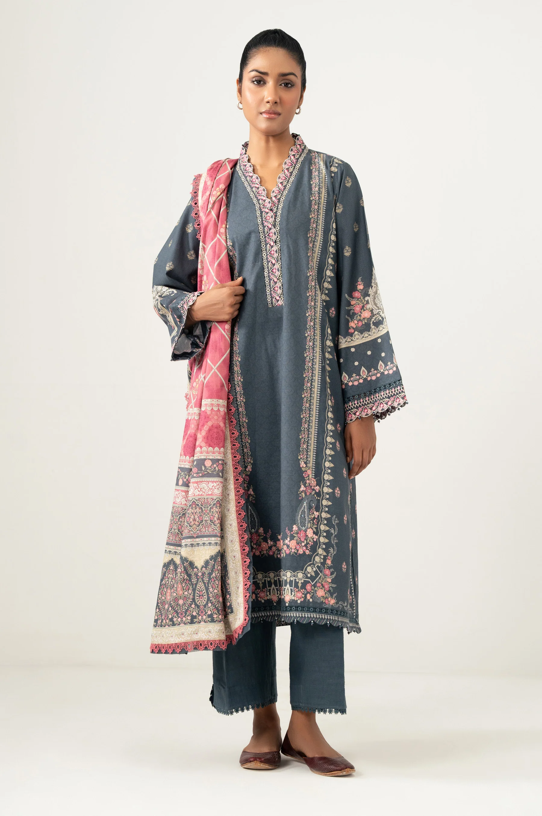 UNSTITCHED PRINTED SUIT - Image 5