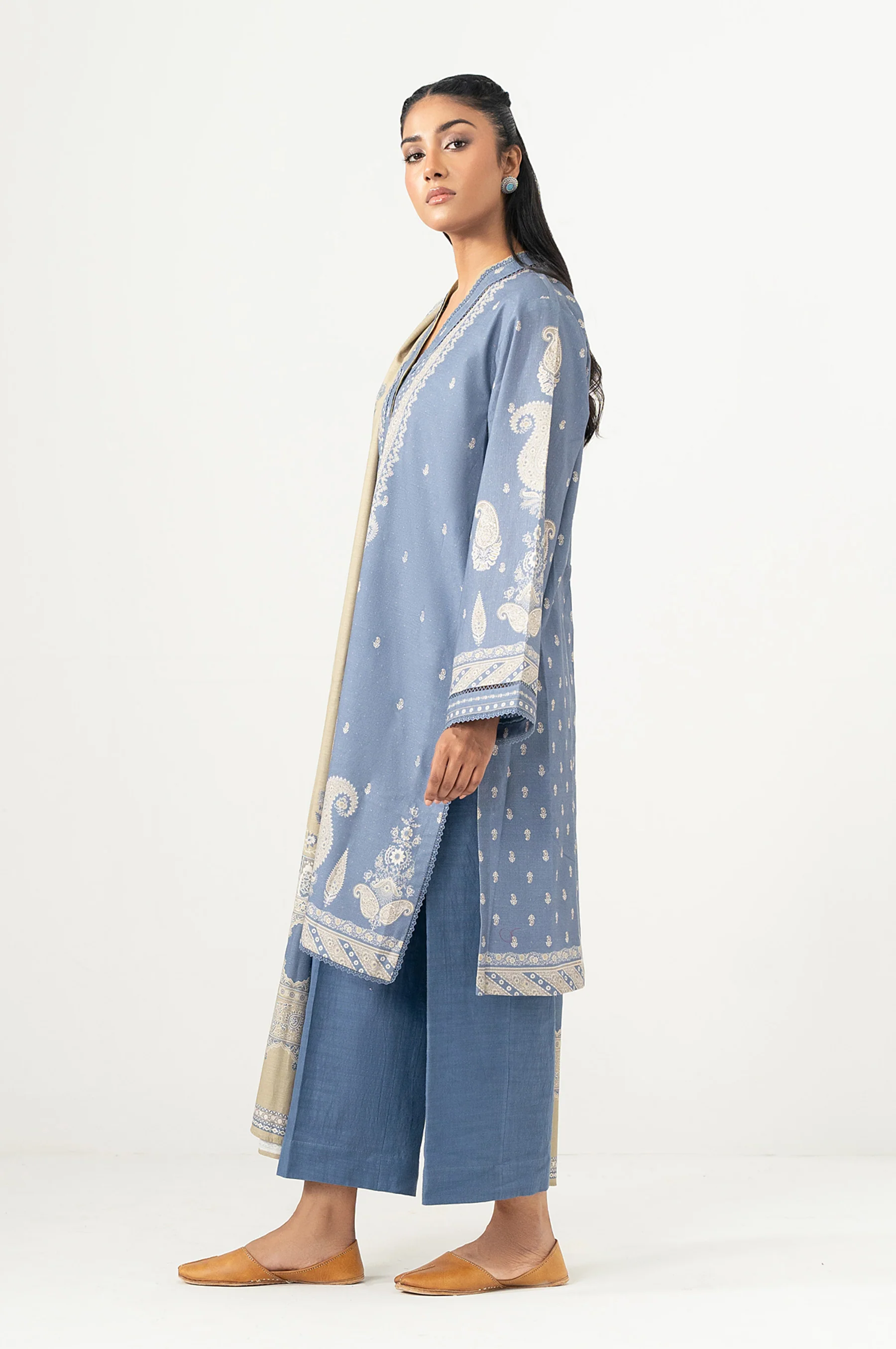 UNSTITCHED 3 PIECE PRINTED SUIT - Image 3