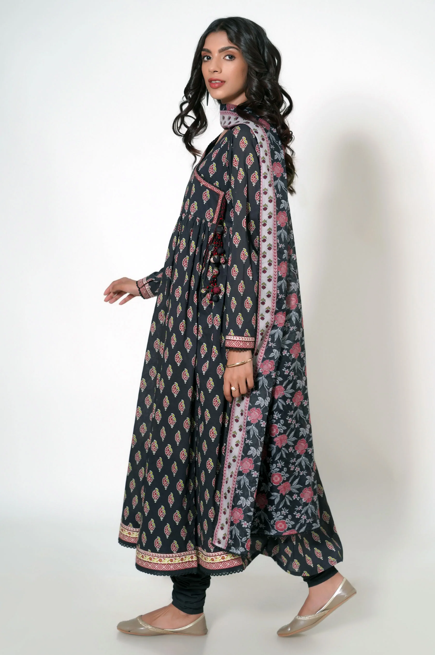 Unstitched 3 Piece Printed Lawn Suit - Image 5