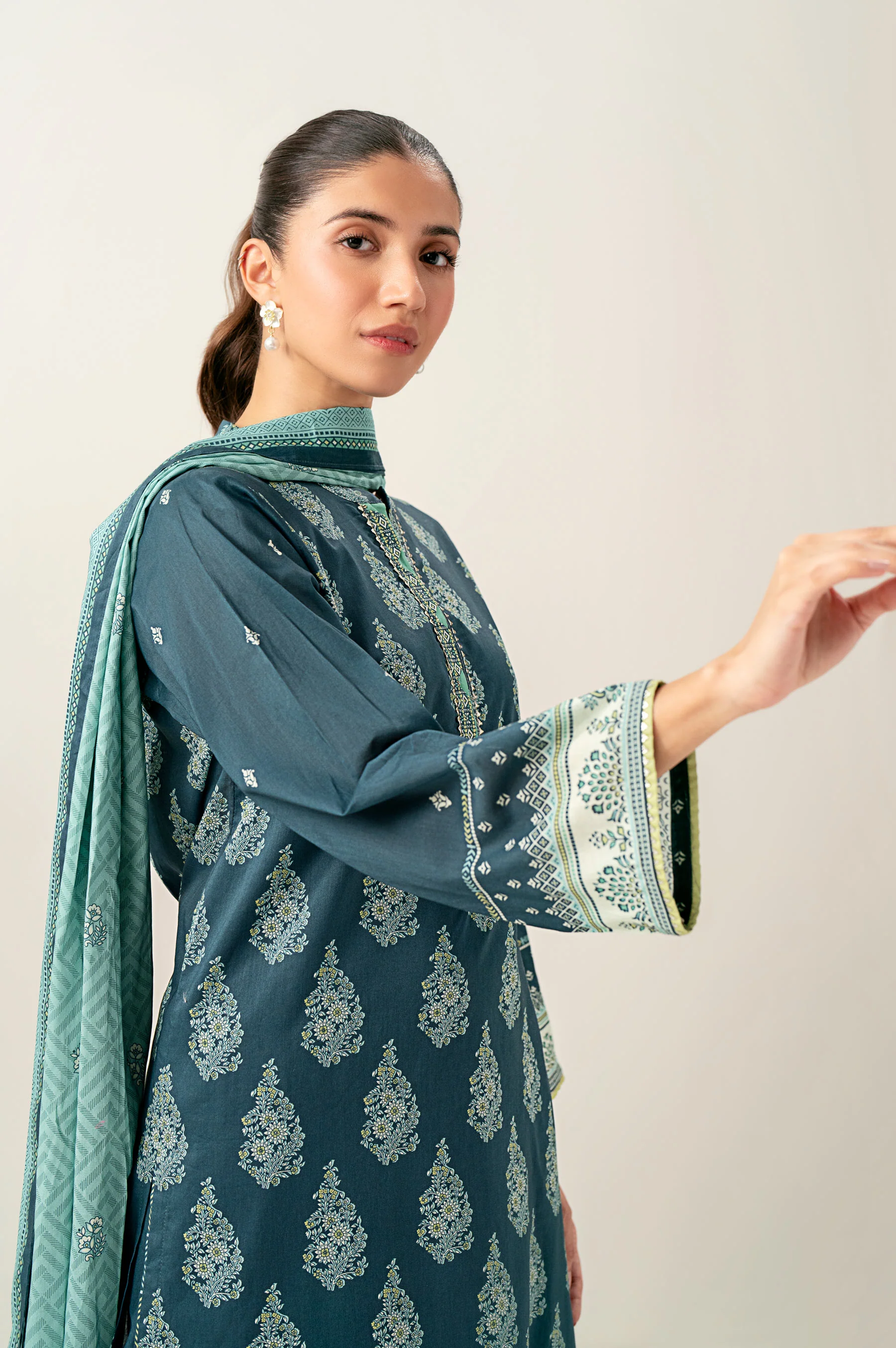 Unstitched 3 Piece Printed Lawn Shirt with Lawn Dupatta - Image 4