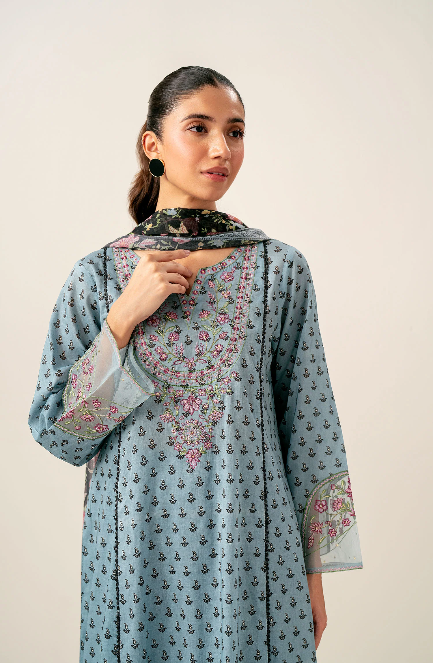 Unstitched 3 Piece Printed Lawn Shirt with Printed Chiffon Dupatta - Image 7