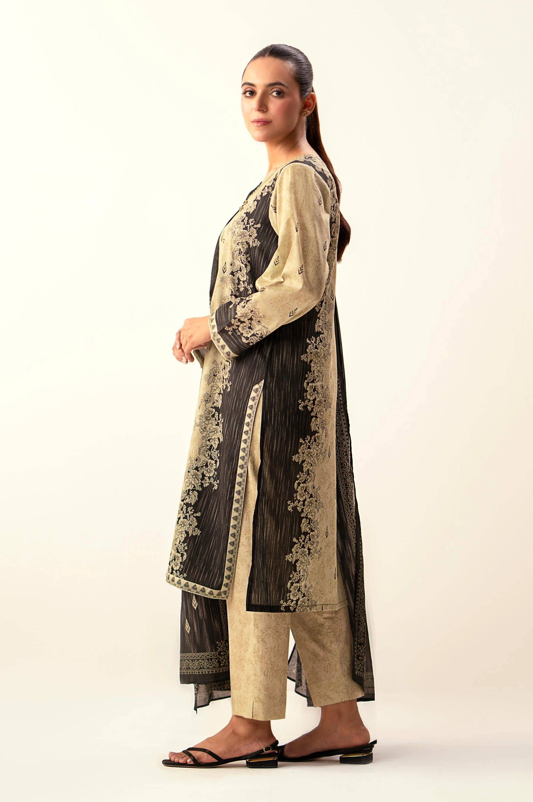 Unstitched 3 Piece Printed Lawn Suit - Image 3