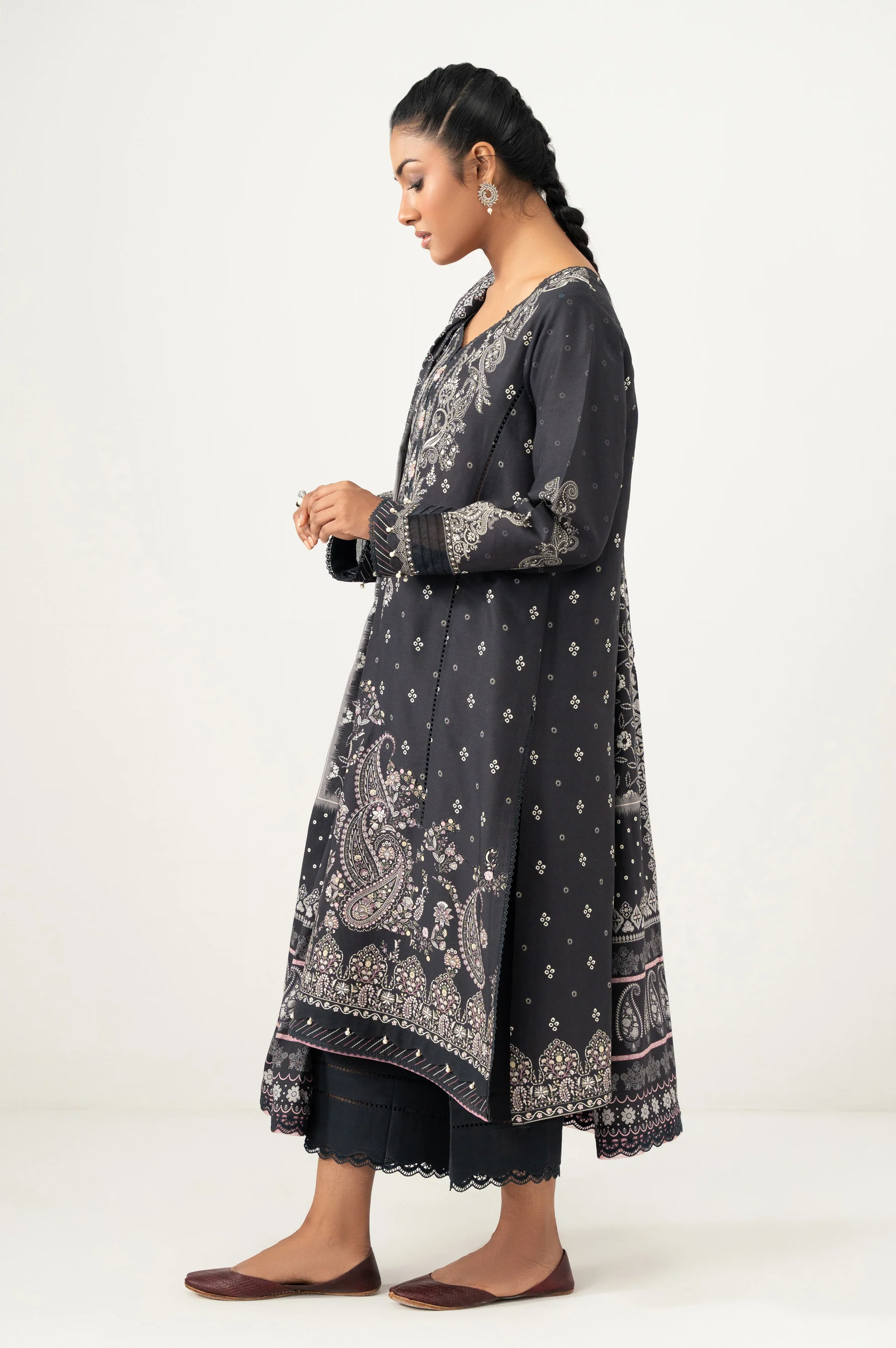 UNSTITCHED 3 PIECE PRINTED SUIT - Image 3