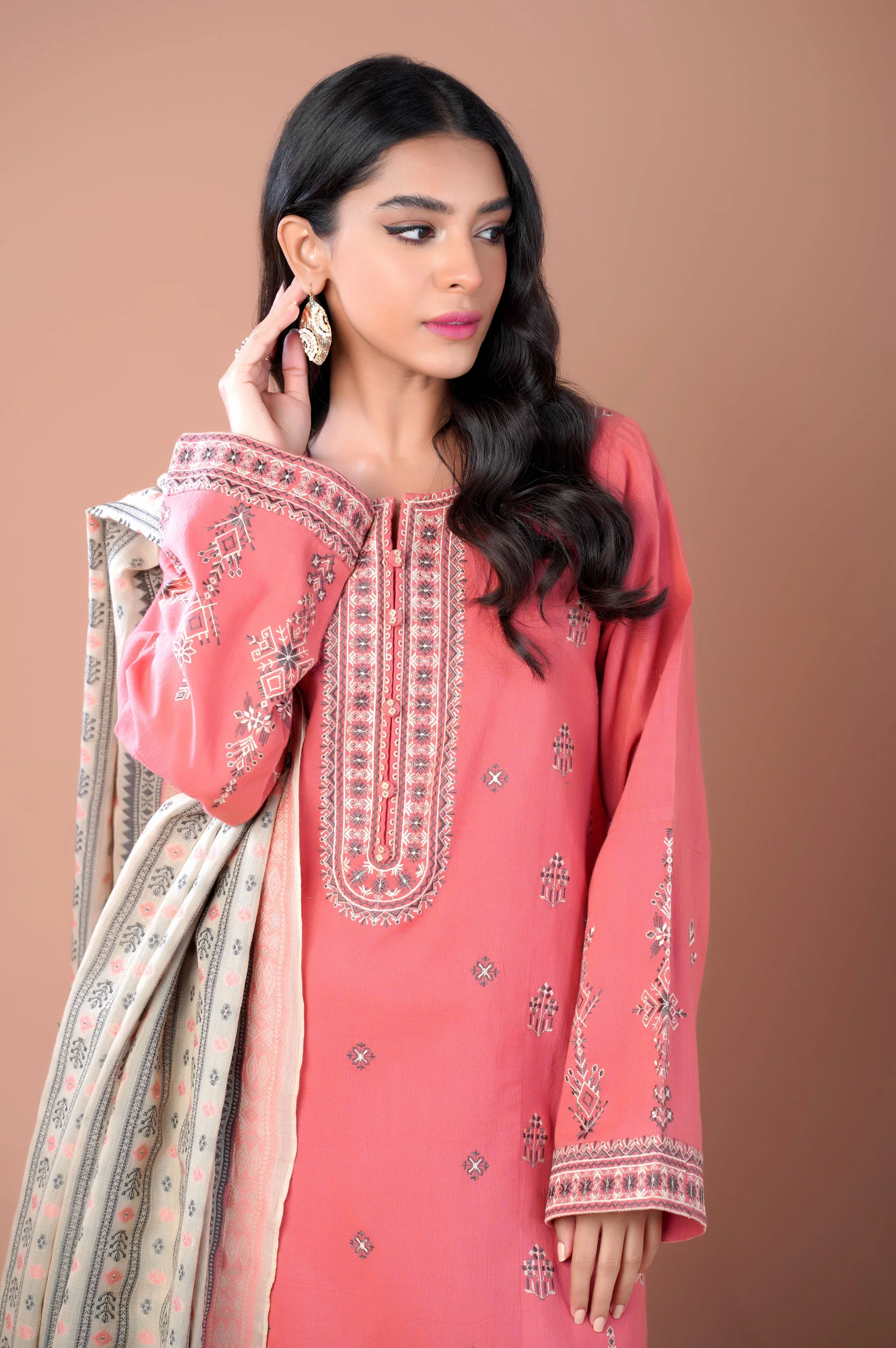 Unstitched 3 Piece Embroidered Khaddar Suit - Image 4