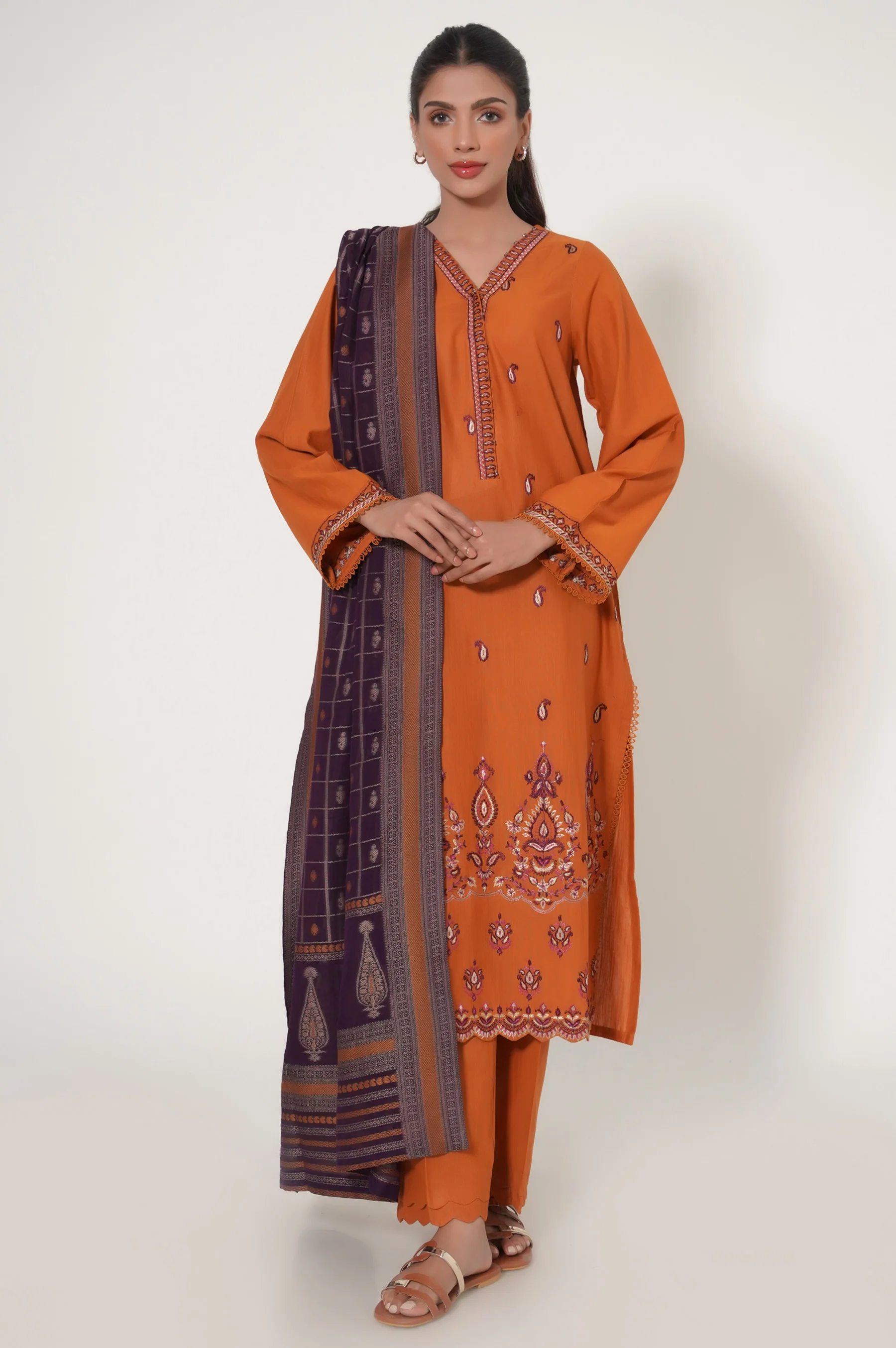 Unstitched khaddar embroidered 3 Piece Suit - Image 4