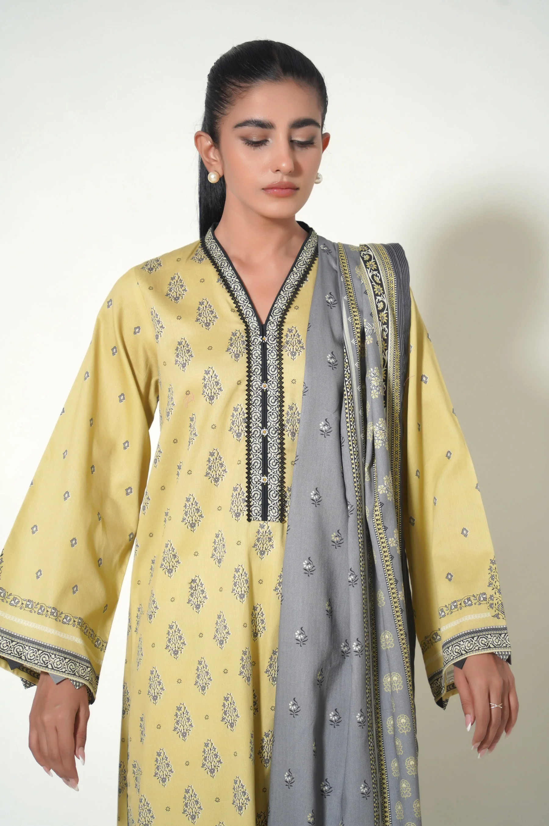 Unstitched 3 Piece Cottel Printed Suit