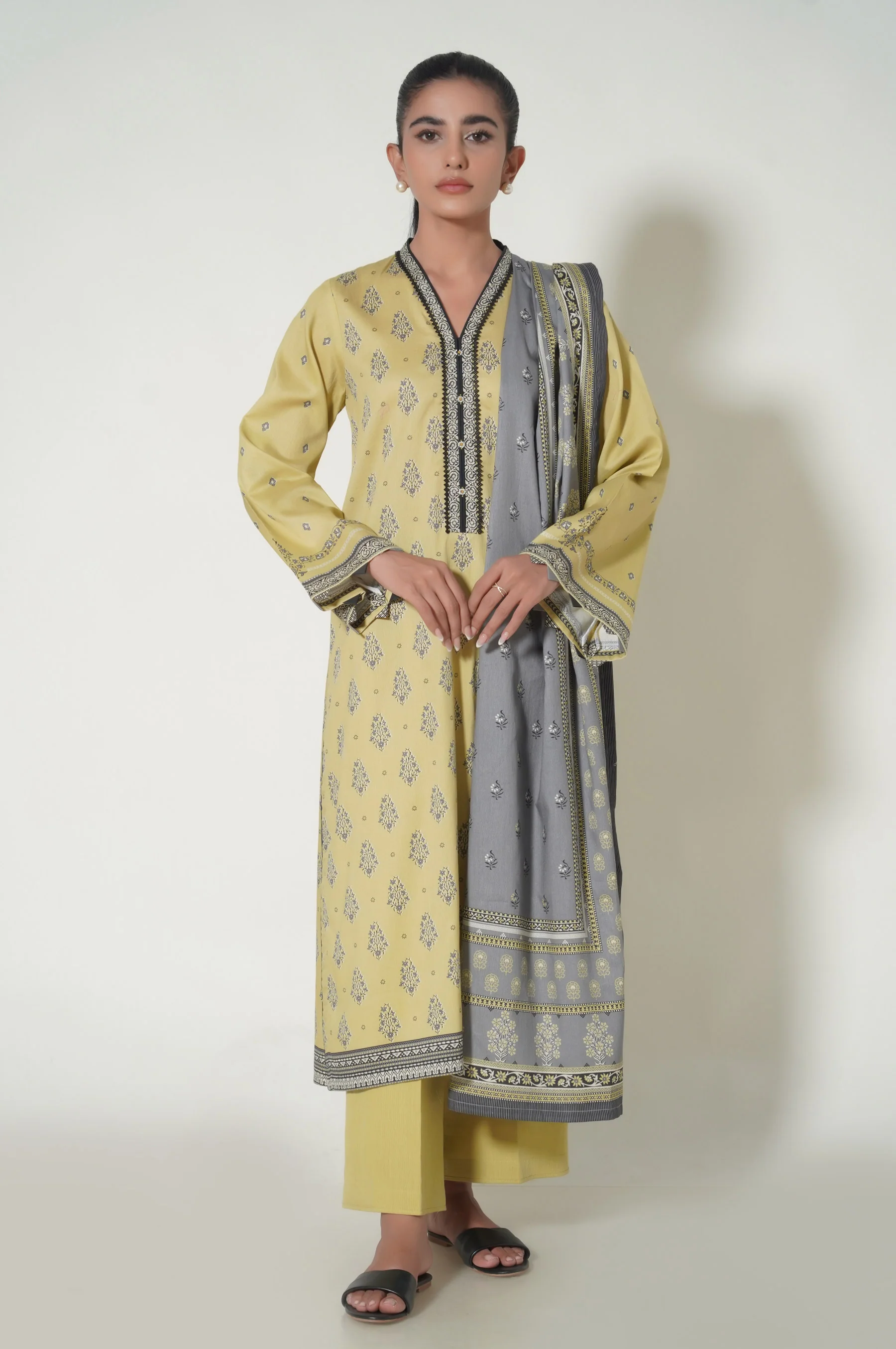 Unstitched 3 Piece Cottel Printed Suit - Image 5