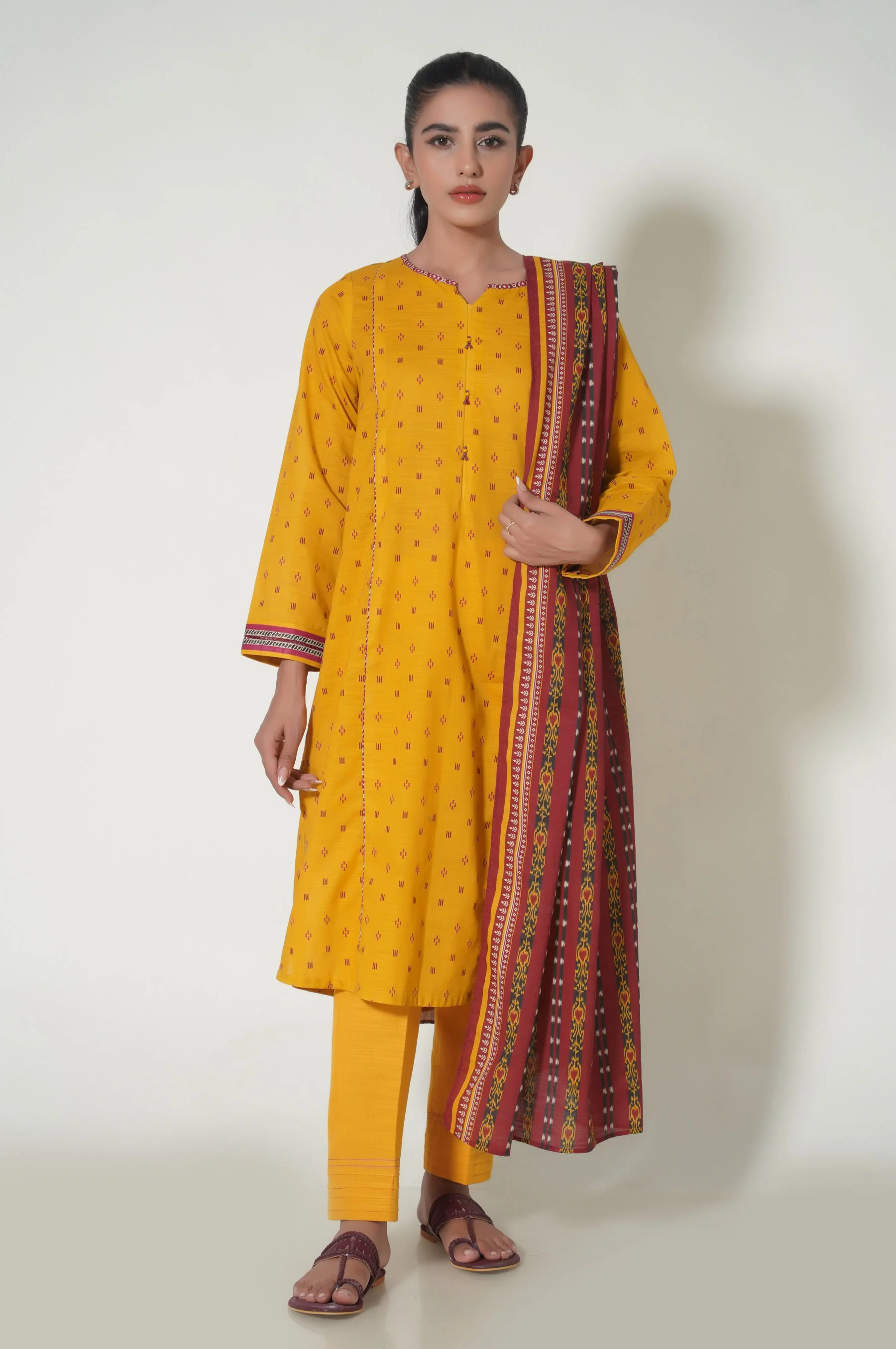 Unstitched 3 Piece Printed Khaddar Suit - Image 5