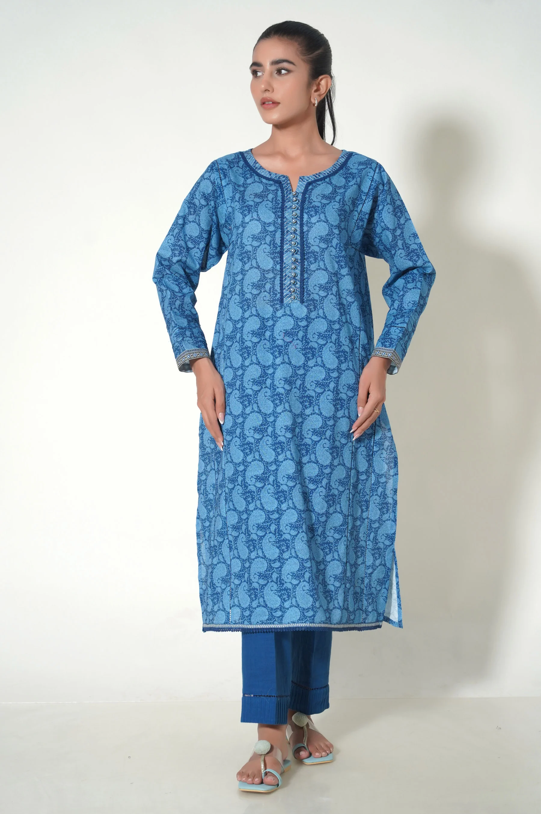 Unstitched 3 Piece Printed Khaddar Suit - Image 4