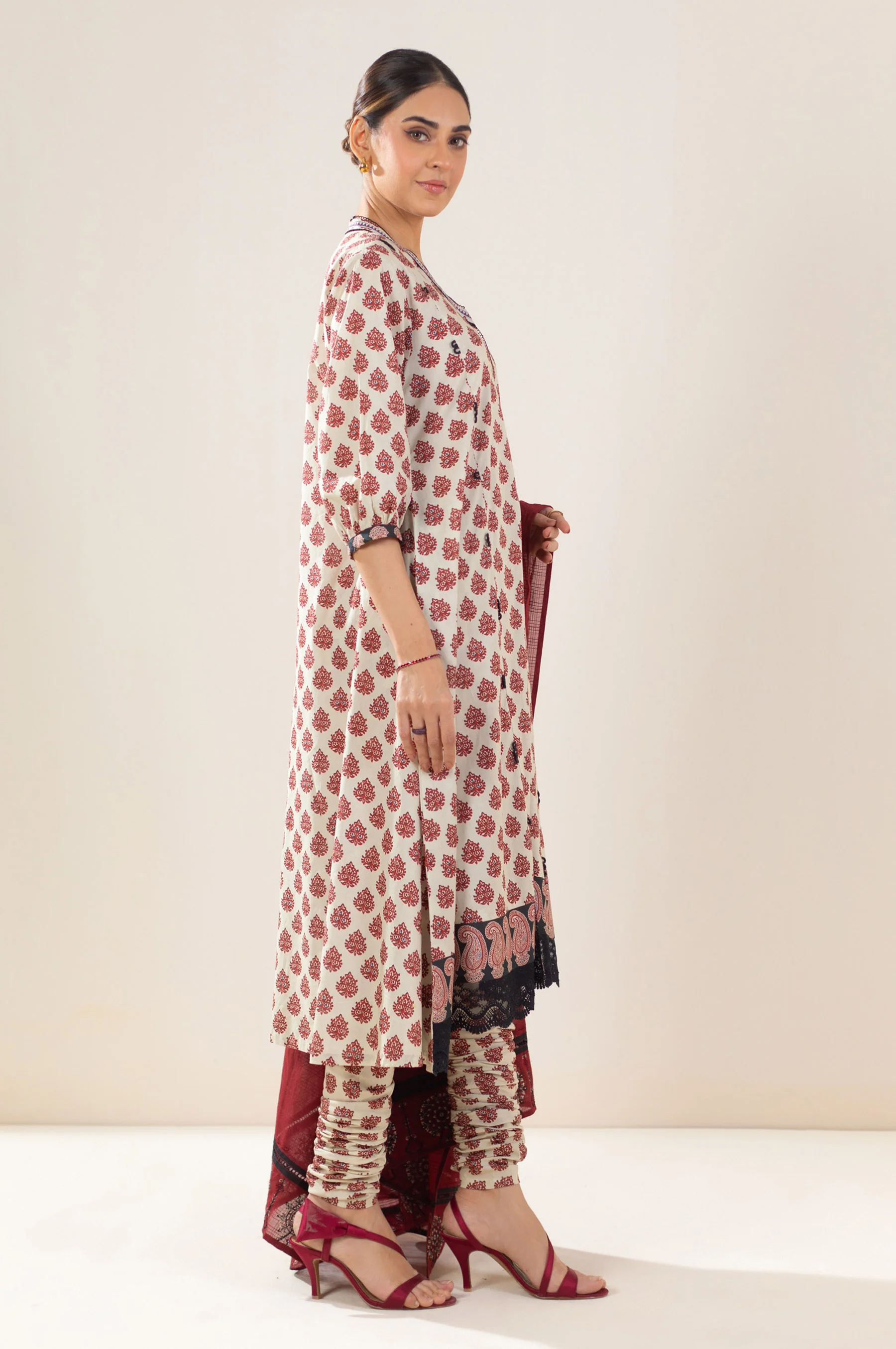 Unstitched 3 Piece Printed Cambric Suit - Image 5