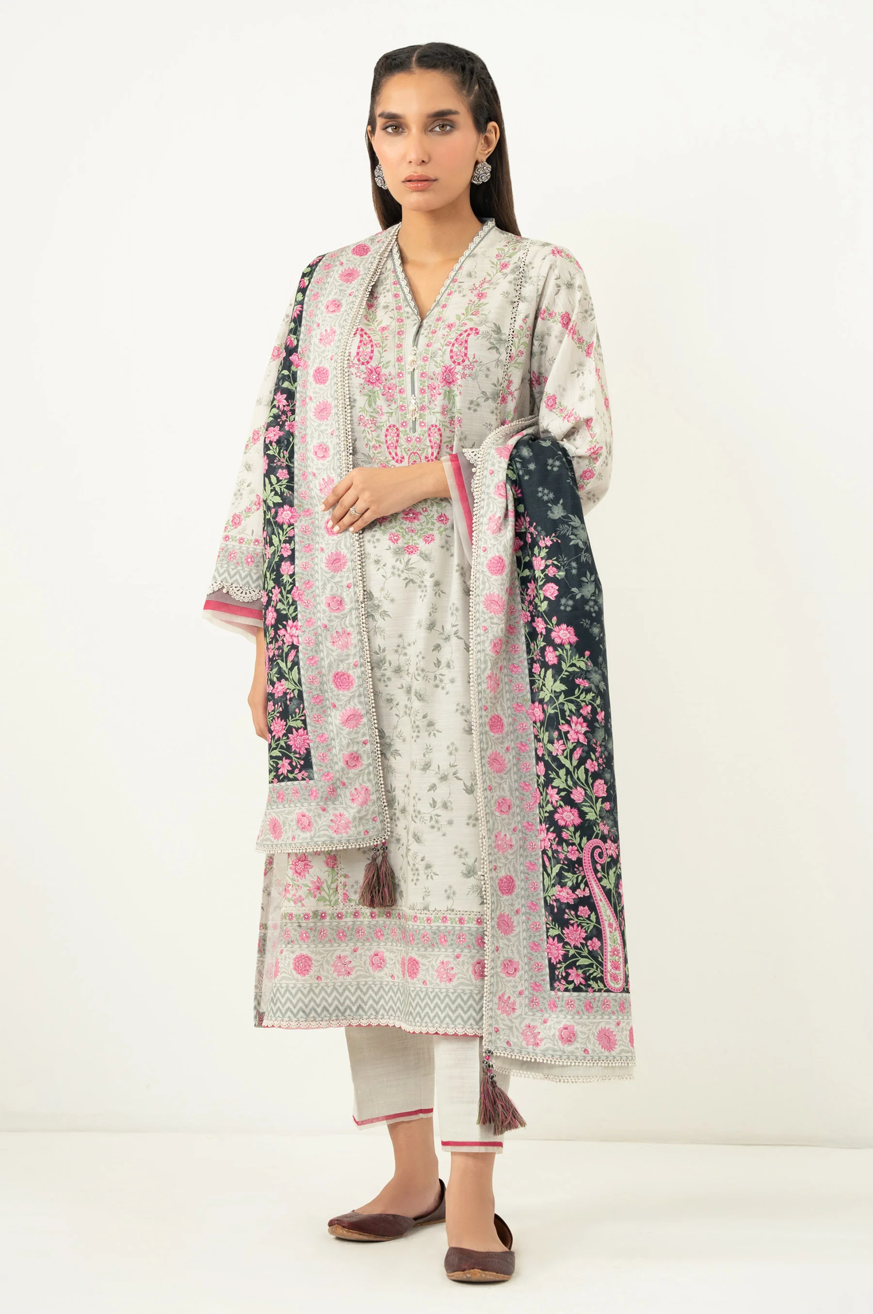 UNSTITCHED EMBROIDERED SUIT