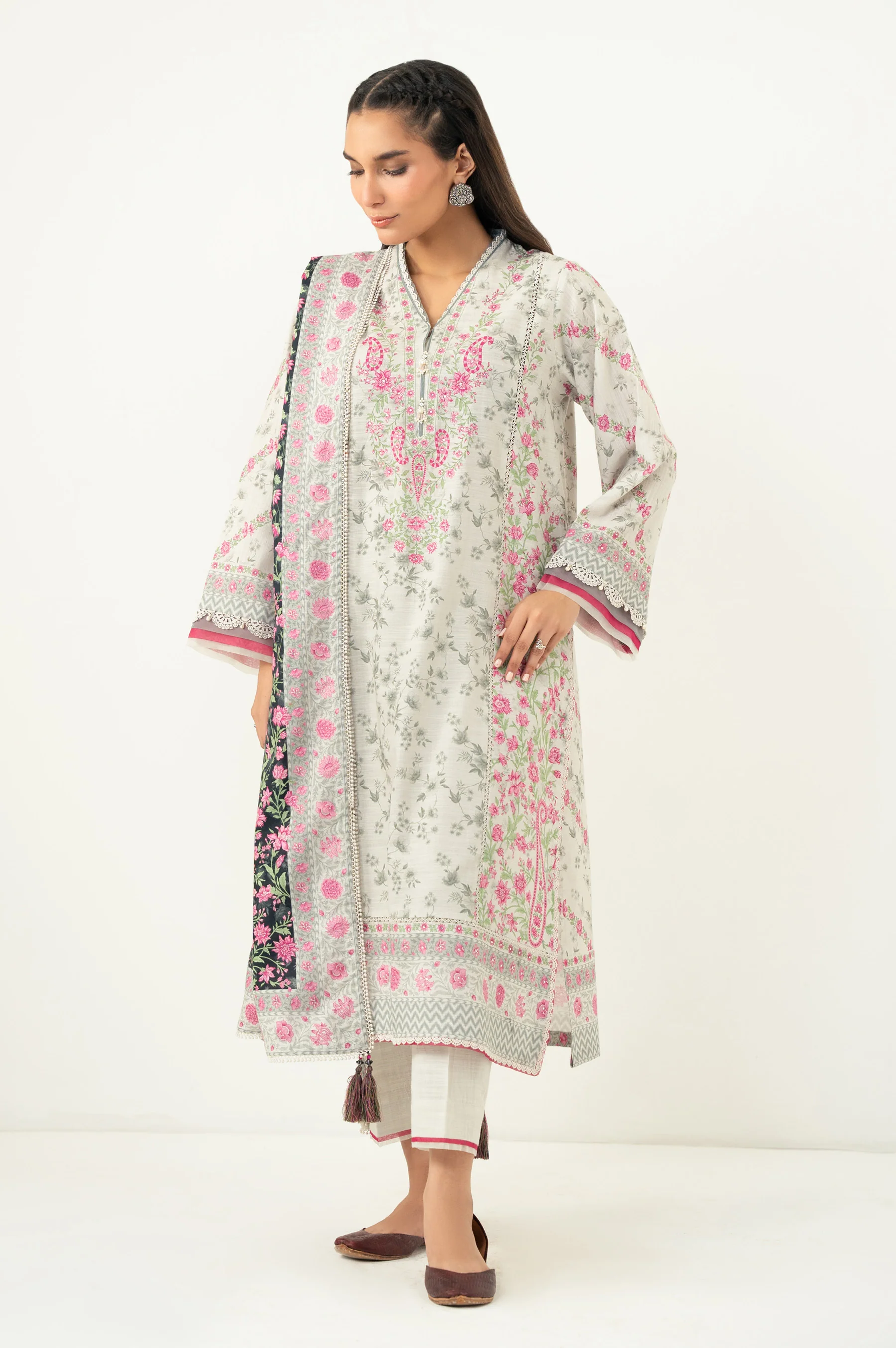 UNSTITCHED EMBROIDERED SUIT - Image 2