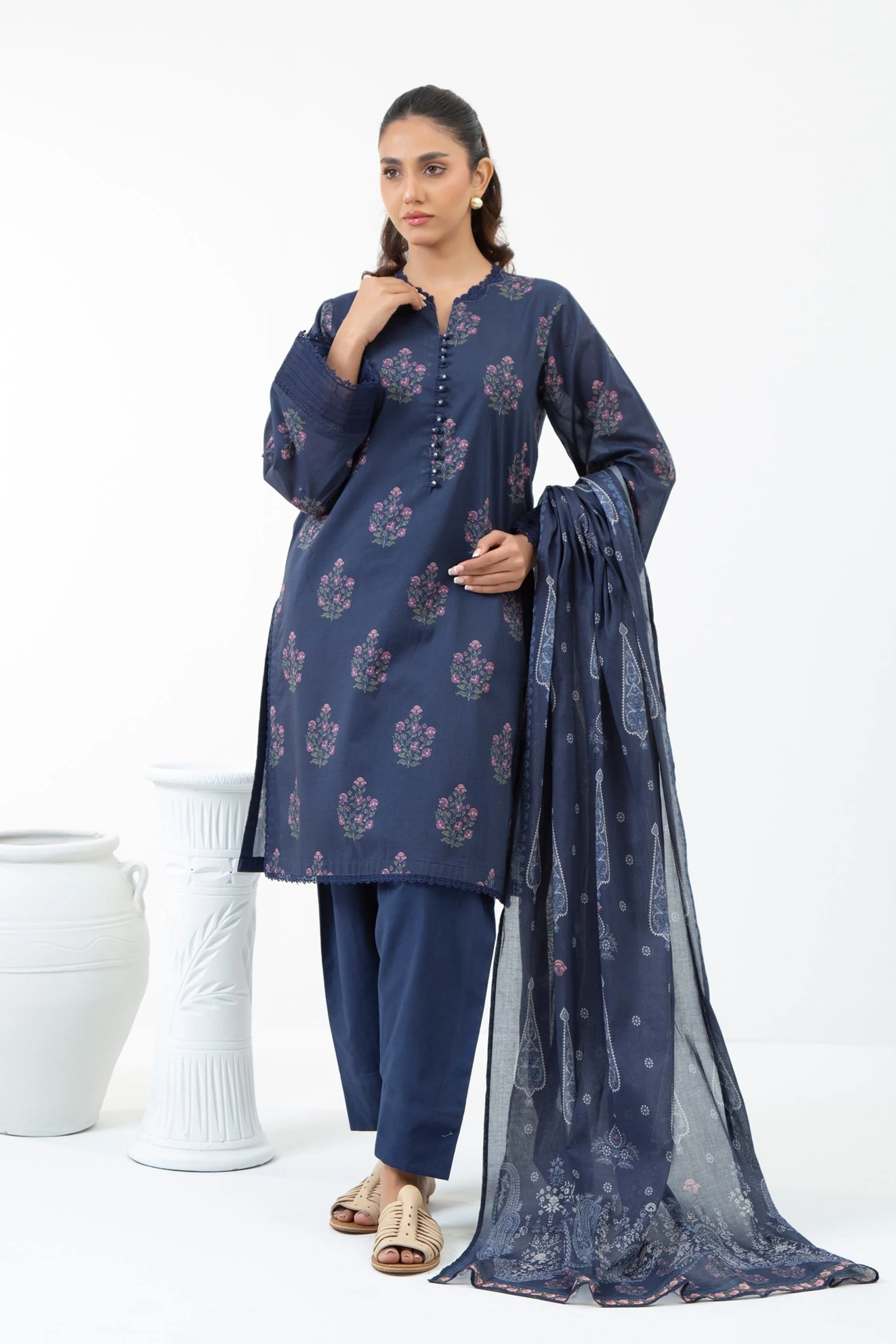 PRINTED CAMBRIC UNSTITCHED 3 PIECE SUIT - Image 2