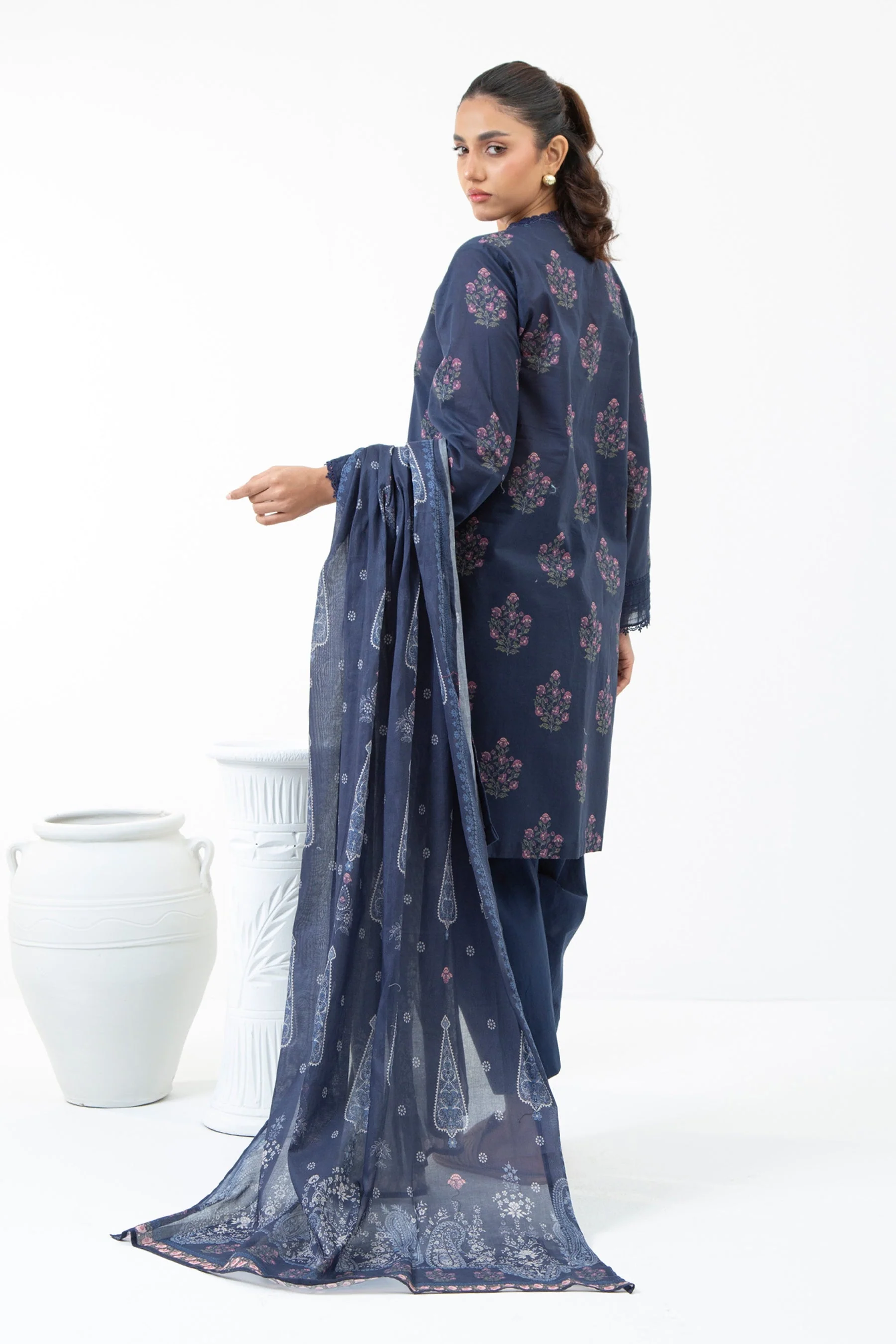 PRINTED CAMBRIC UNSTITCHED 3 PIECE SUIT - Image 4