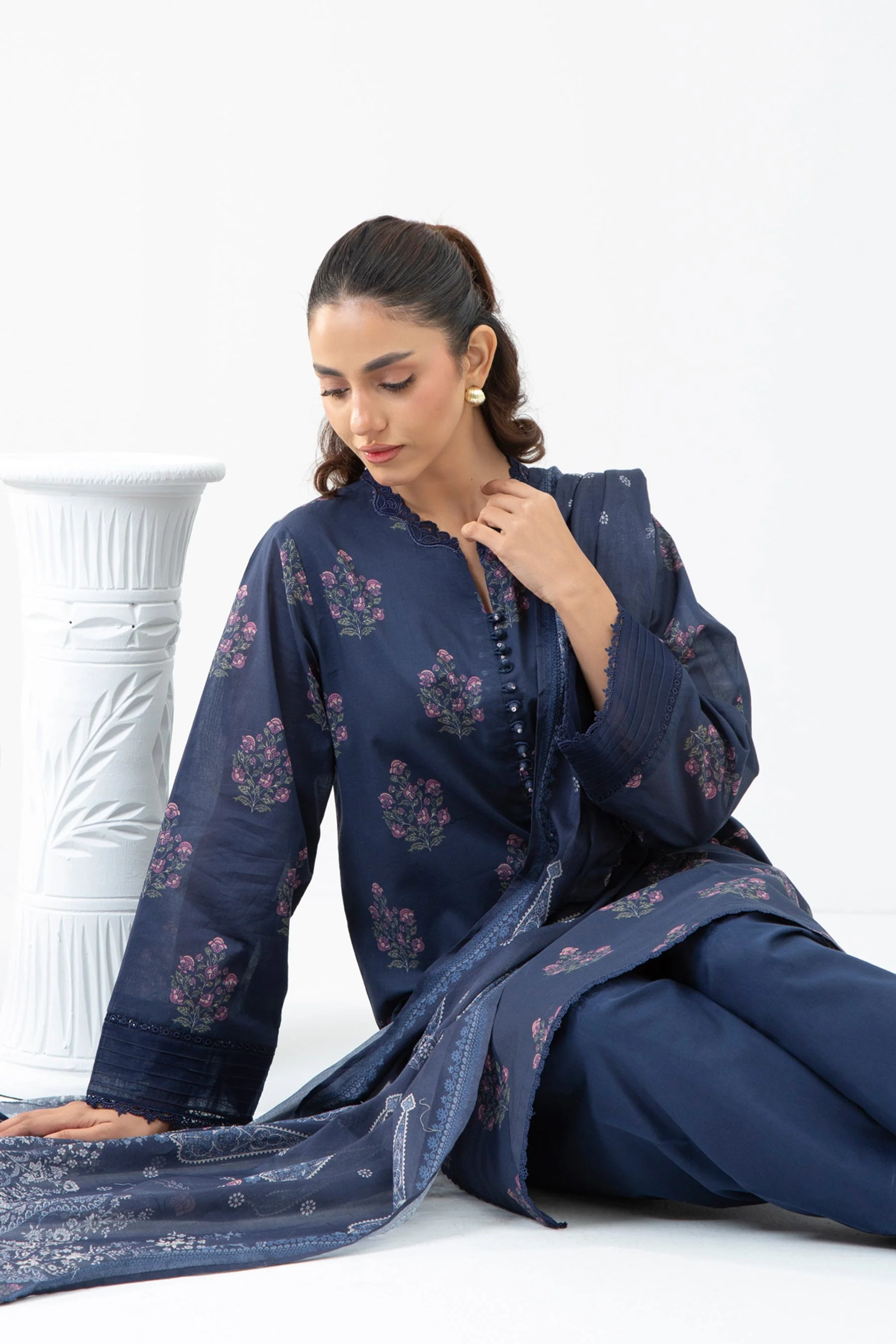 PRINTED CAMBRIC UNSTITCHED 3 PIECE SUIT - Image 6