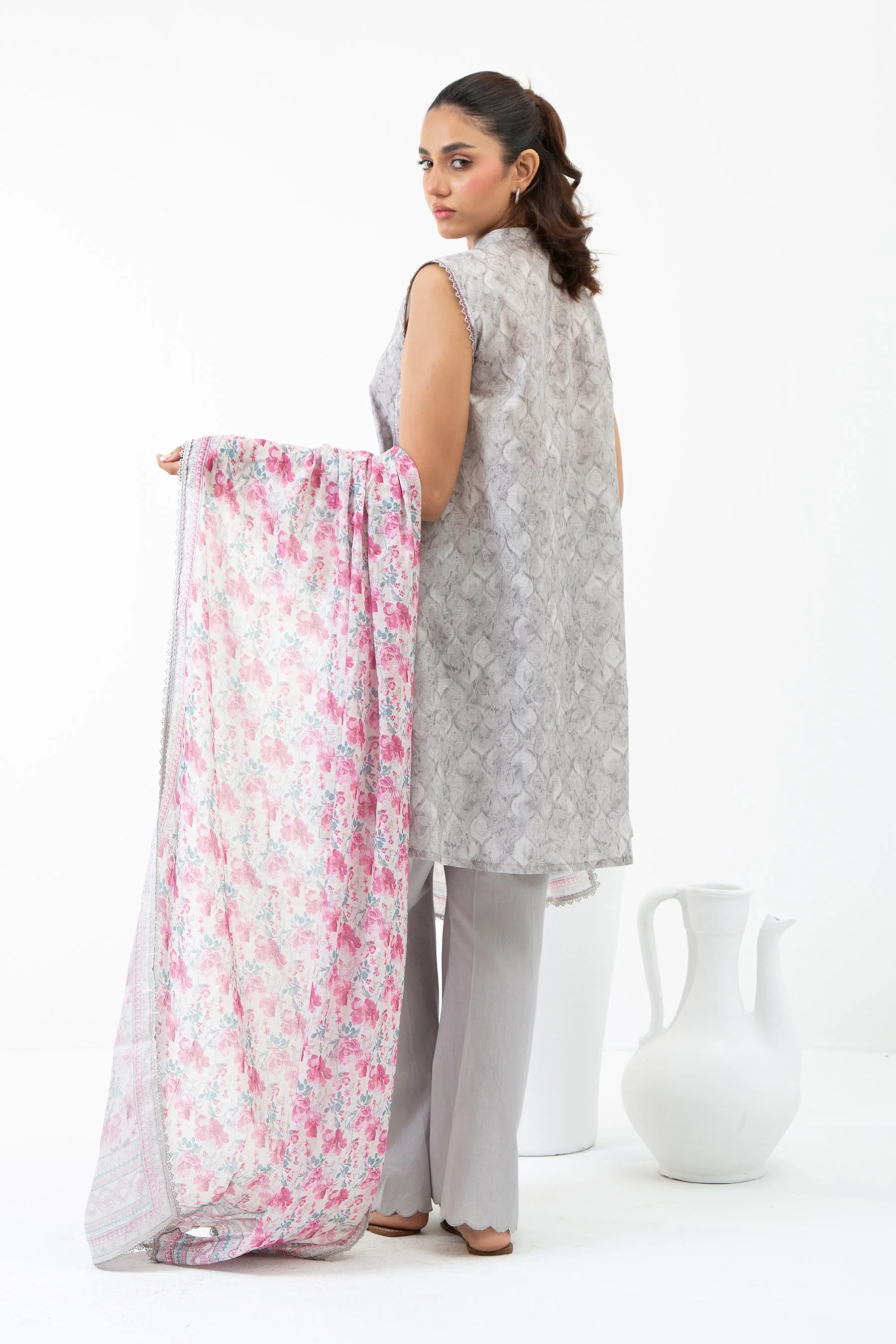 PRINTED LAWN UNSTITCHED 3 PIECE SUIT - Image 3