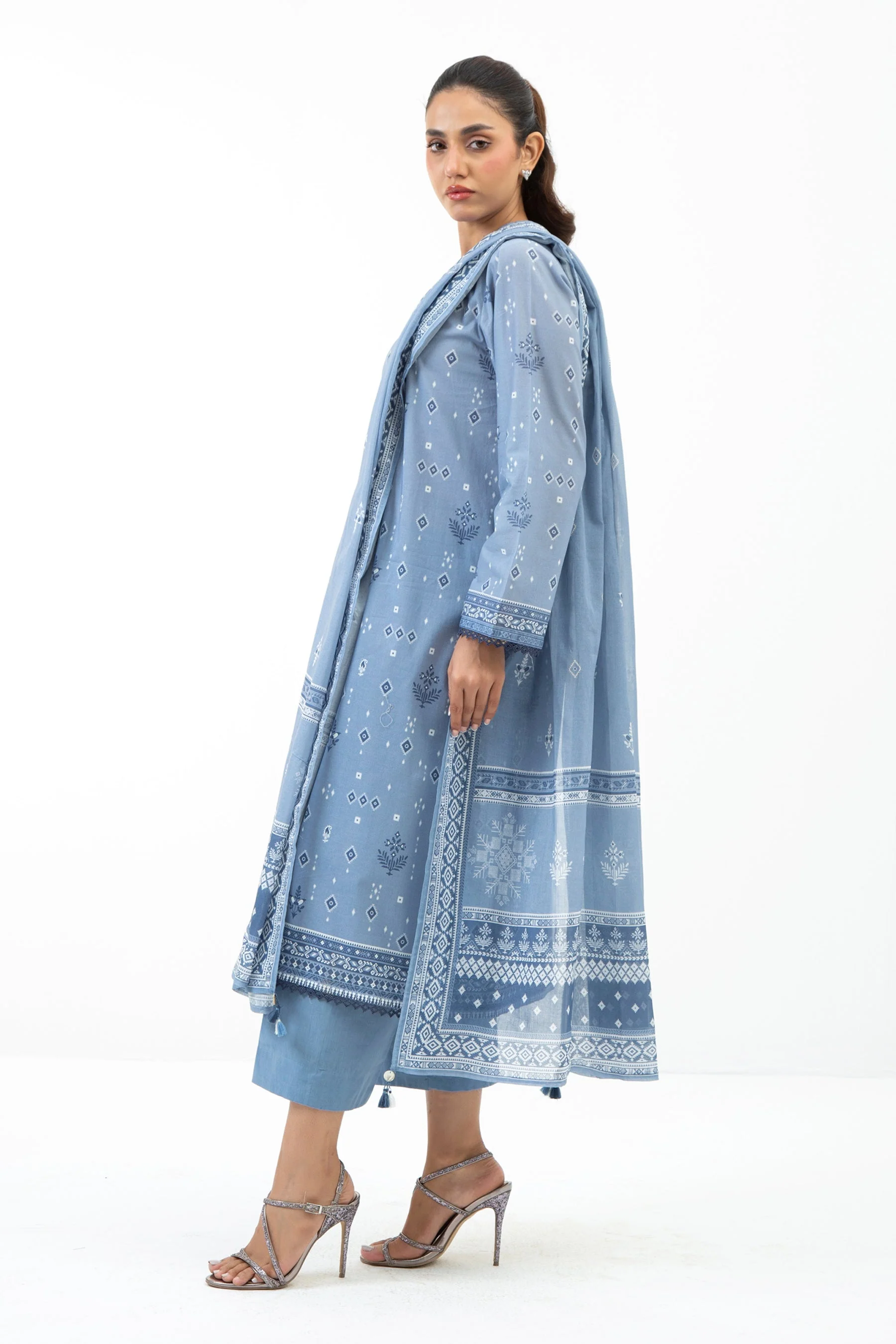 PRINTED LAWN UNSTITCHED 3 PIECE SUIT - Image 3