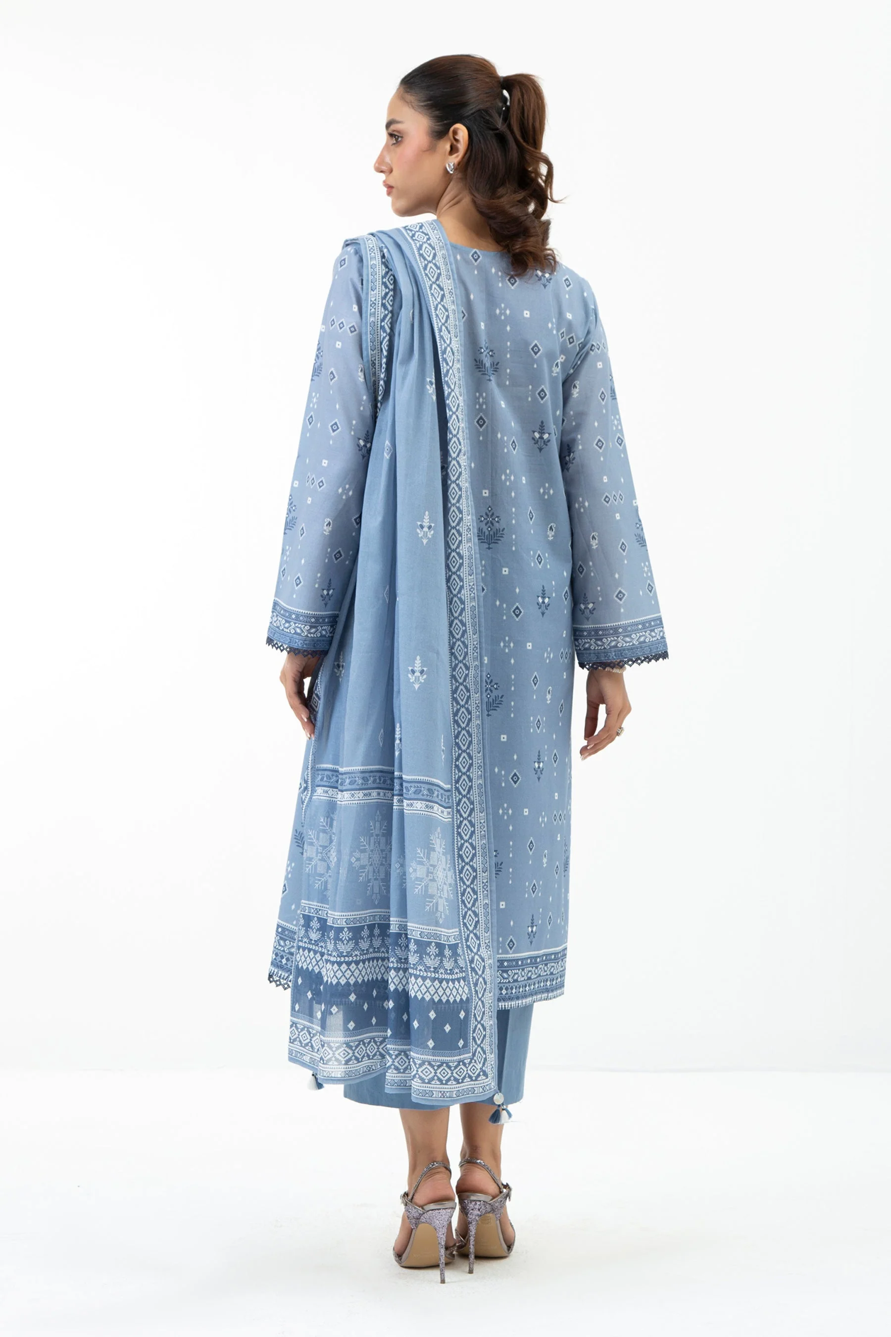 PRINTED LAWN UNSTITCHED 3 PIECE SUIT - Image 4