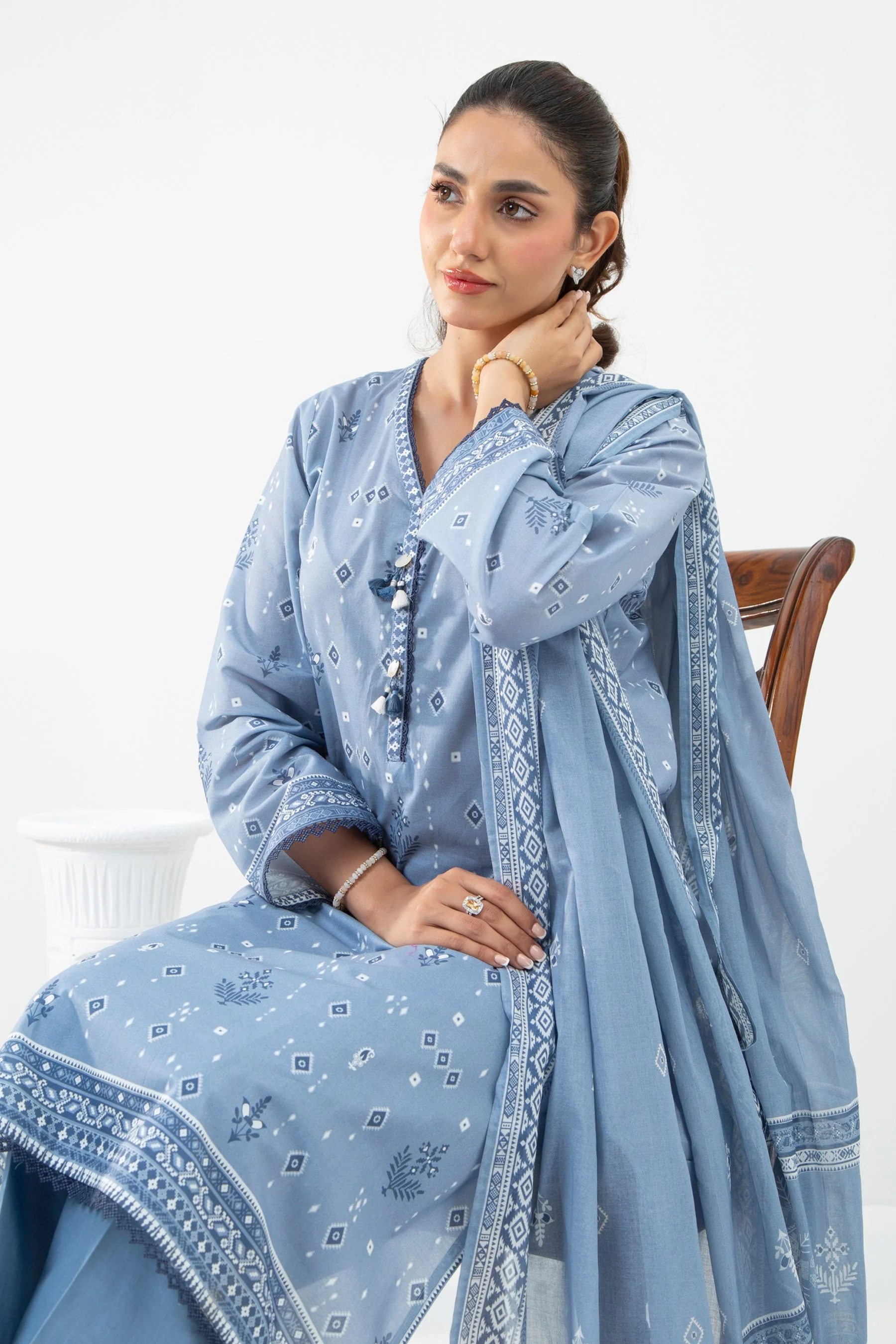 PRINTED LAWN UNSTITCHED 3 PIECE SUIT - Image 7