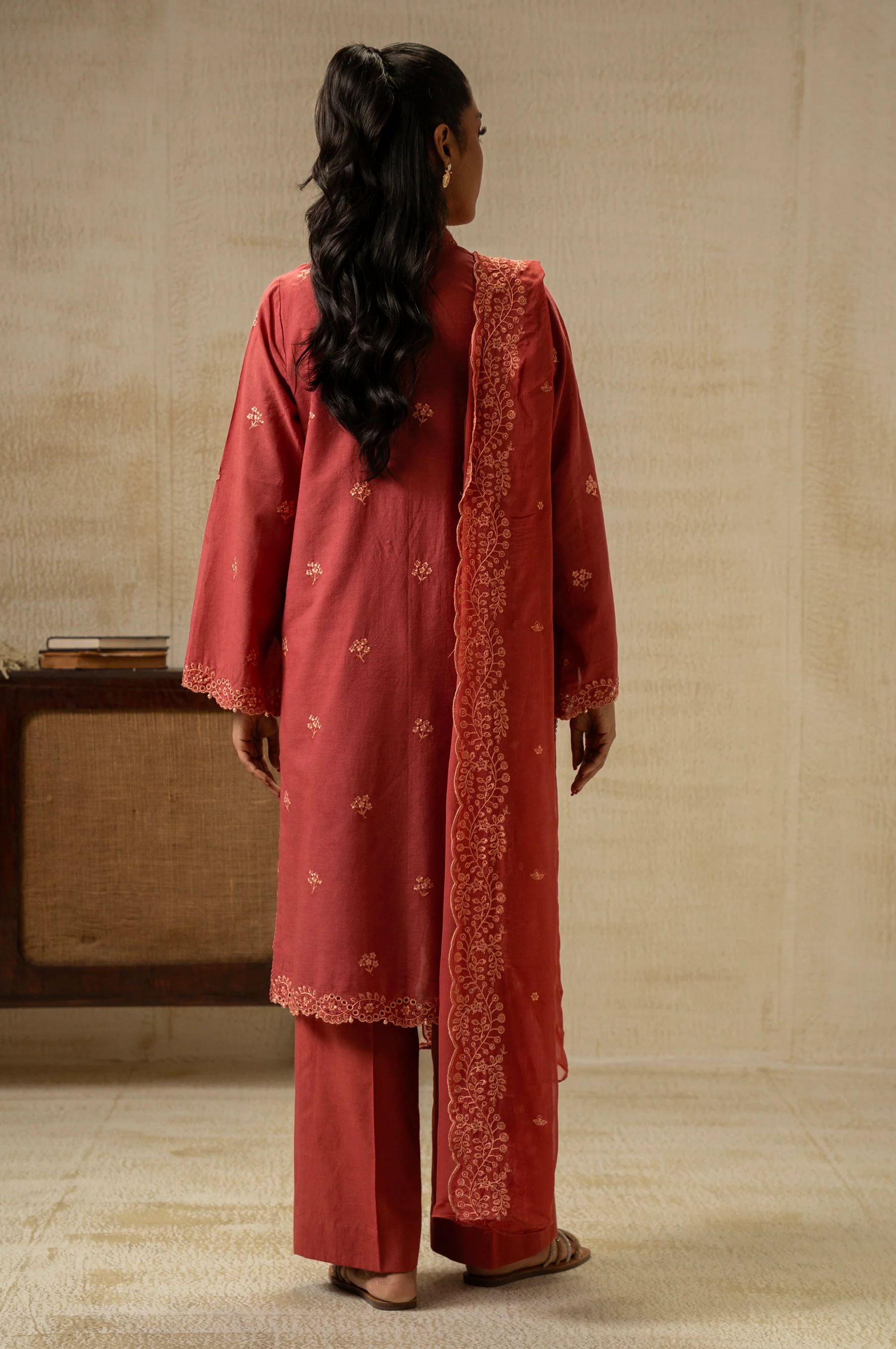 UNSTITCHED DYED EMBROIDERED SUIT - Image 3