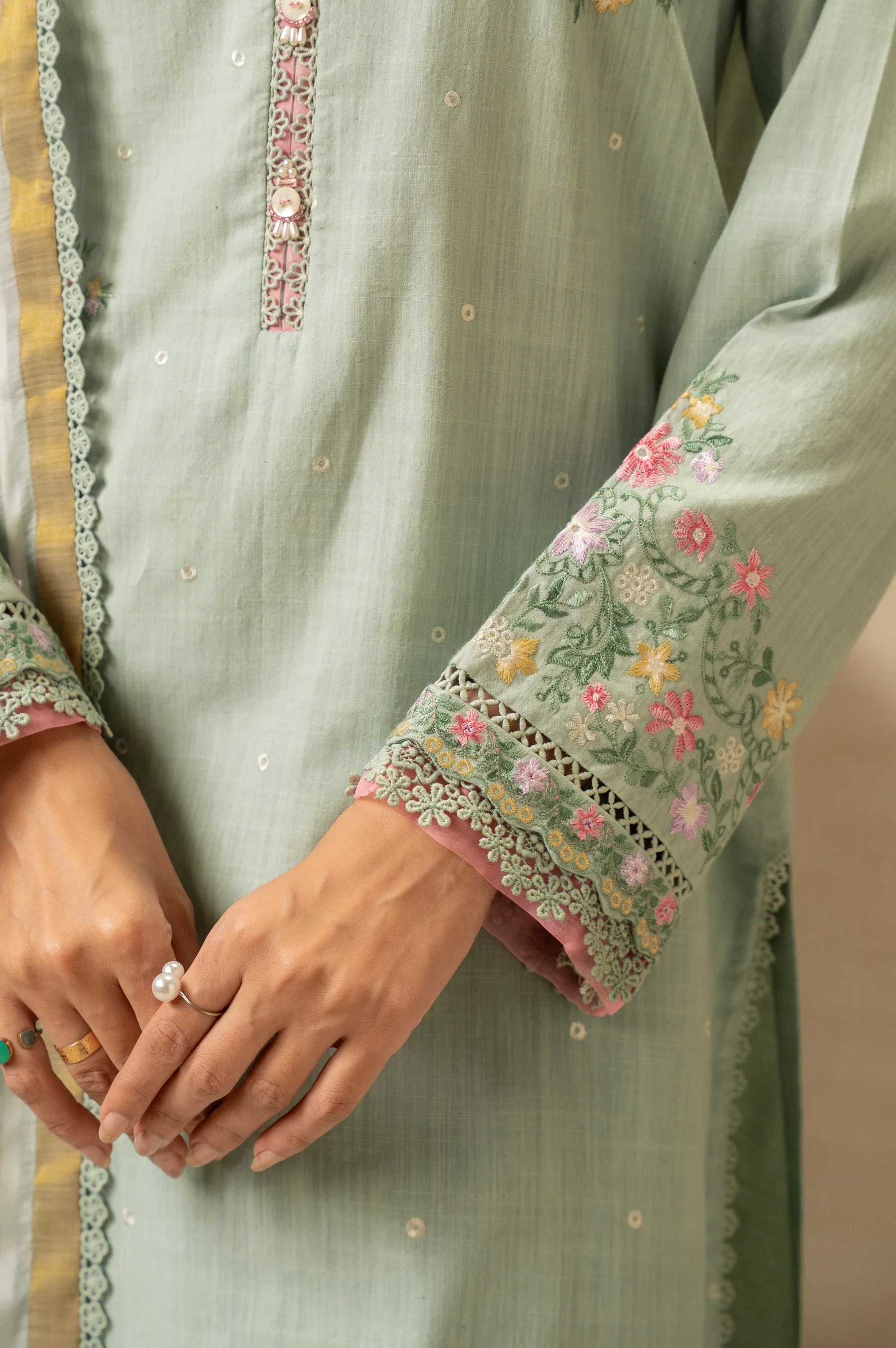 UNSTITCHED EMBROIDERED SUIT - Image 2