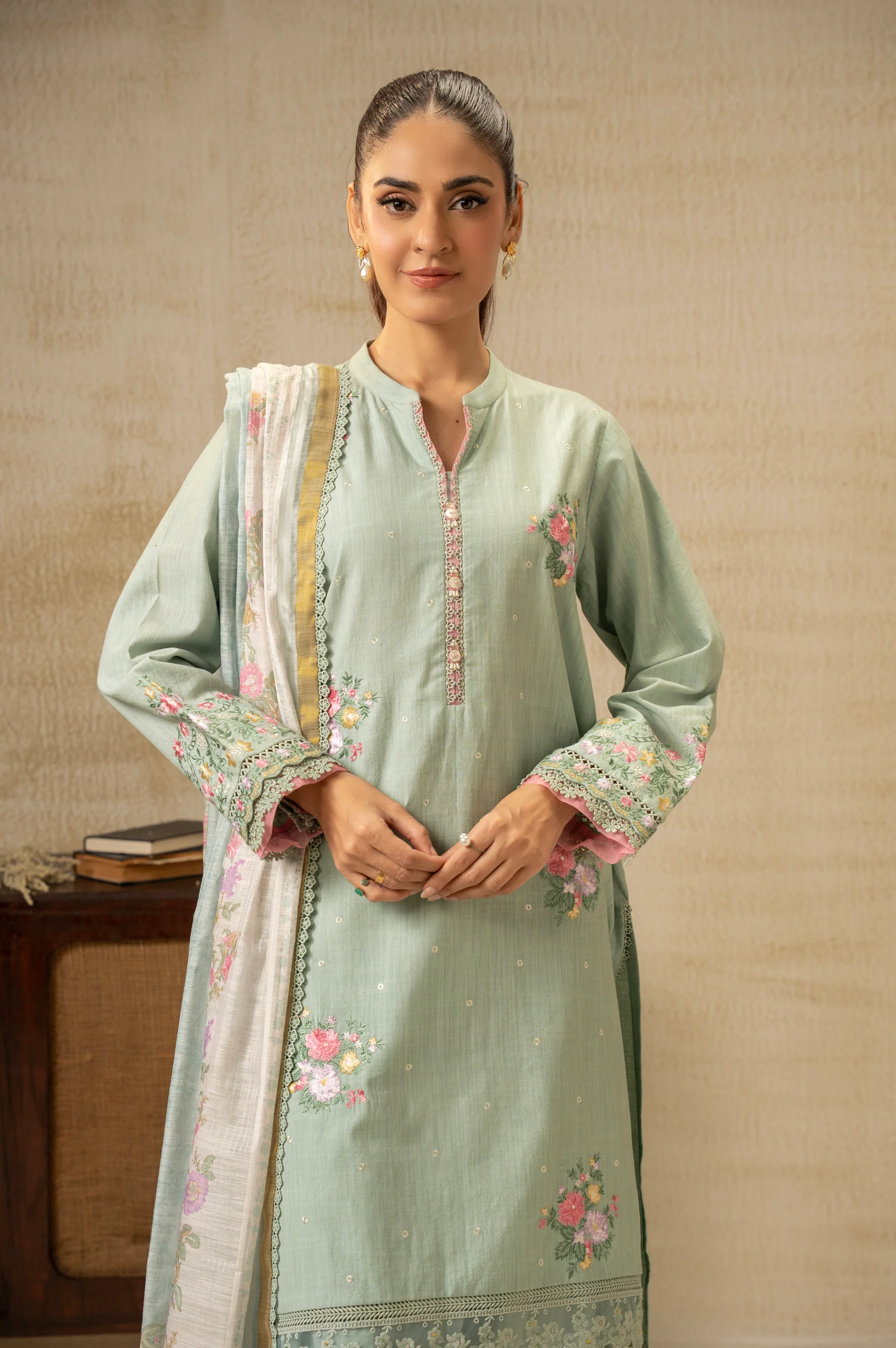 UNSTITCHED EMBROIDERED SUIT - Image 7