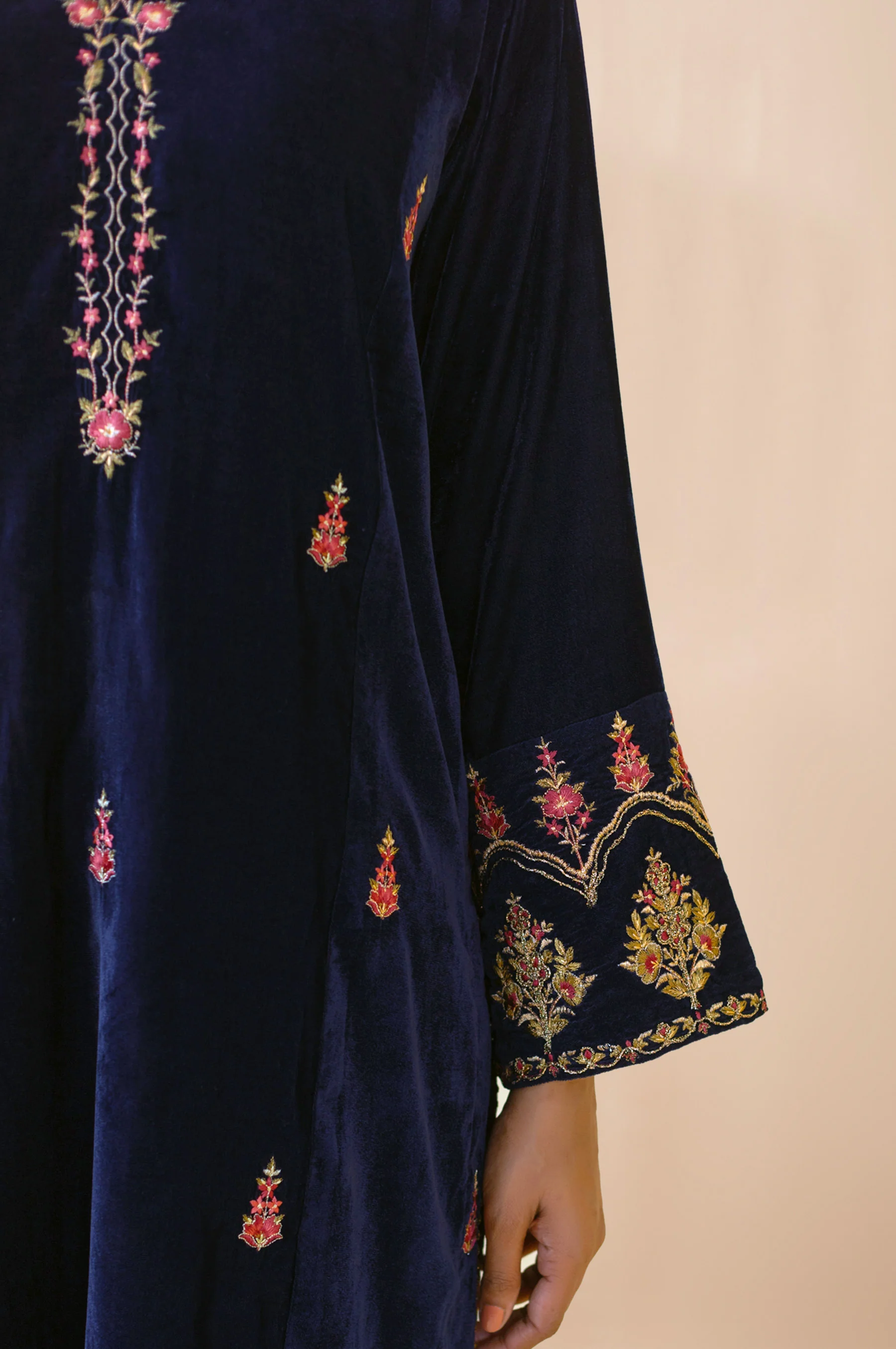 Unstitched 3 Piece Embroidered Velvet Suit - Blue - Image 5