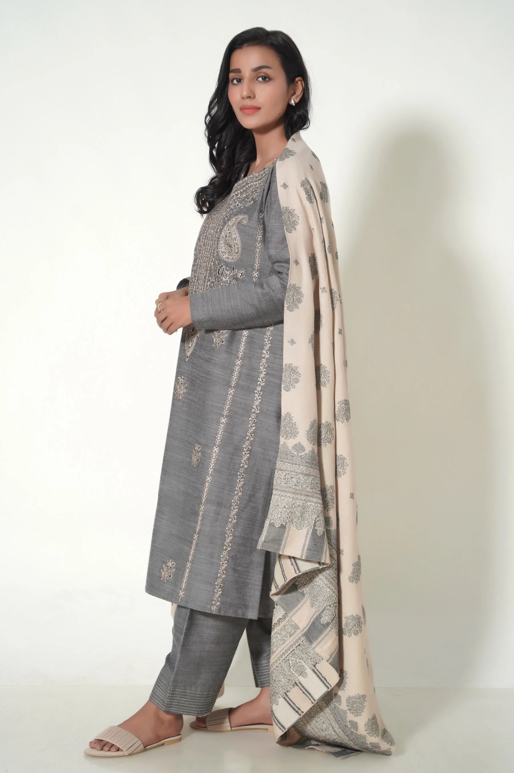 Unstitched 3 Piece Textured Slub Suit - Image 2
