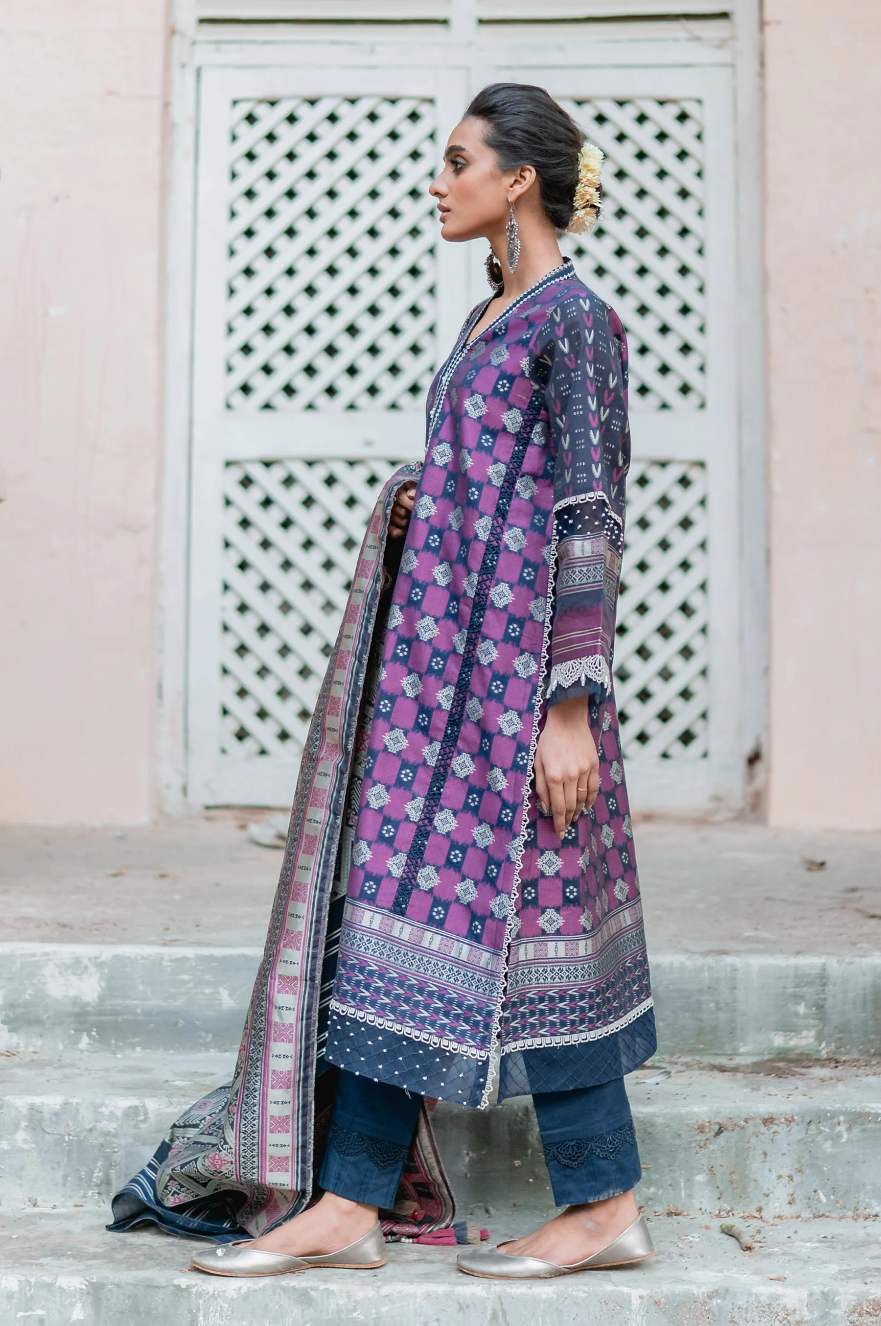 Unstitched 3 Piece Yarn Dyed Jacquard Suit - Image 3