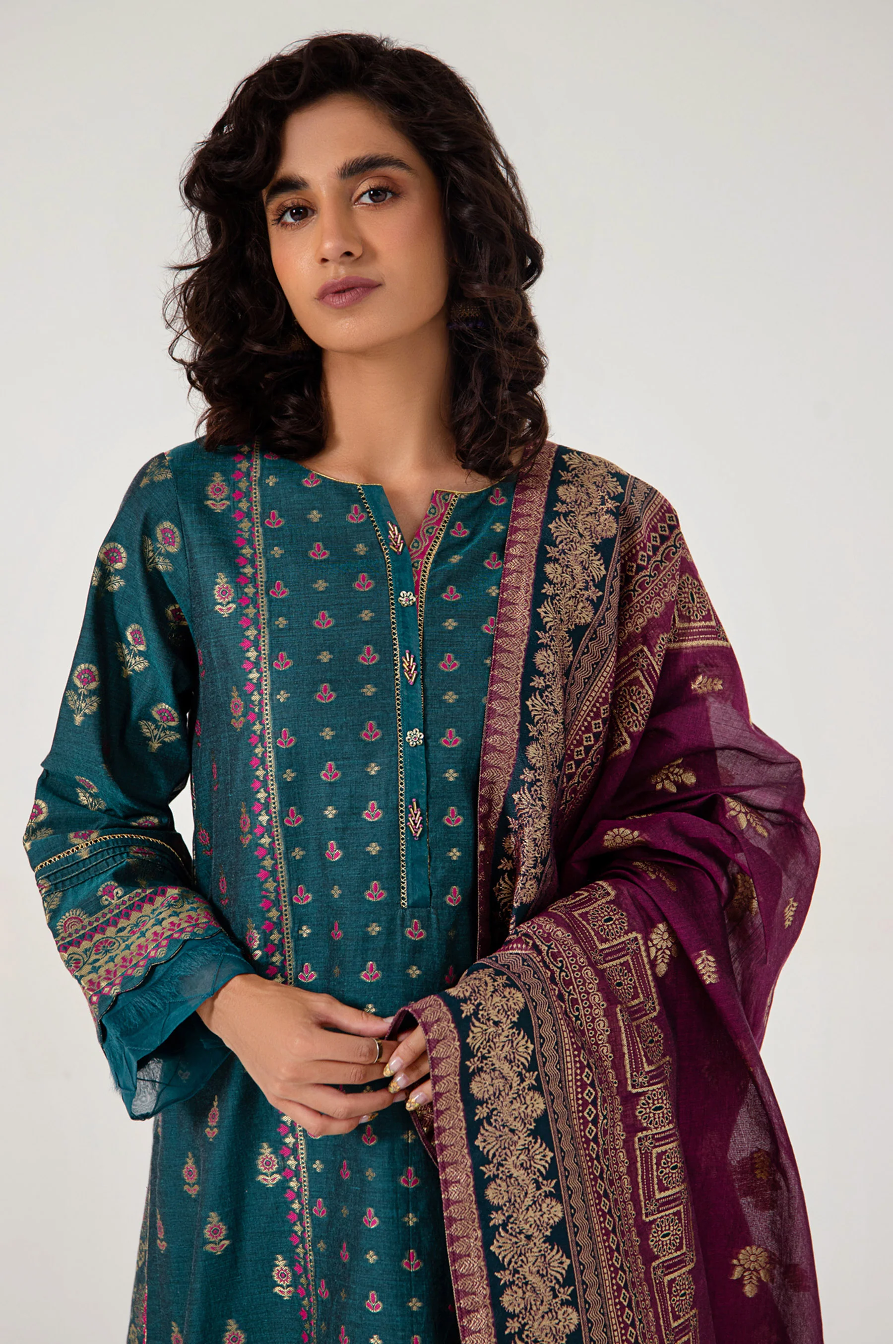 Unstitched 3 Piece Yarn Dyed Jacquard Suit - Image 4