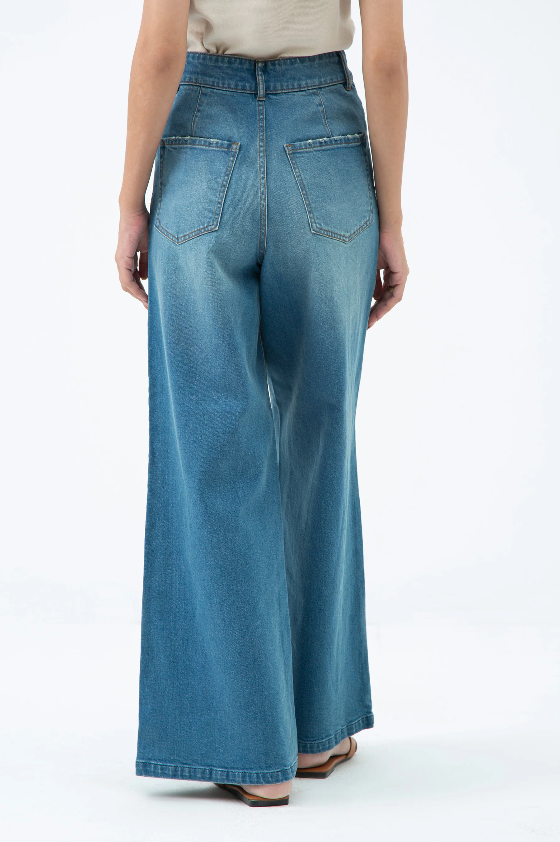Stylized Wide Leg Jeans - Image 4