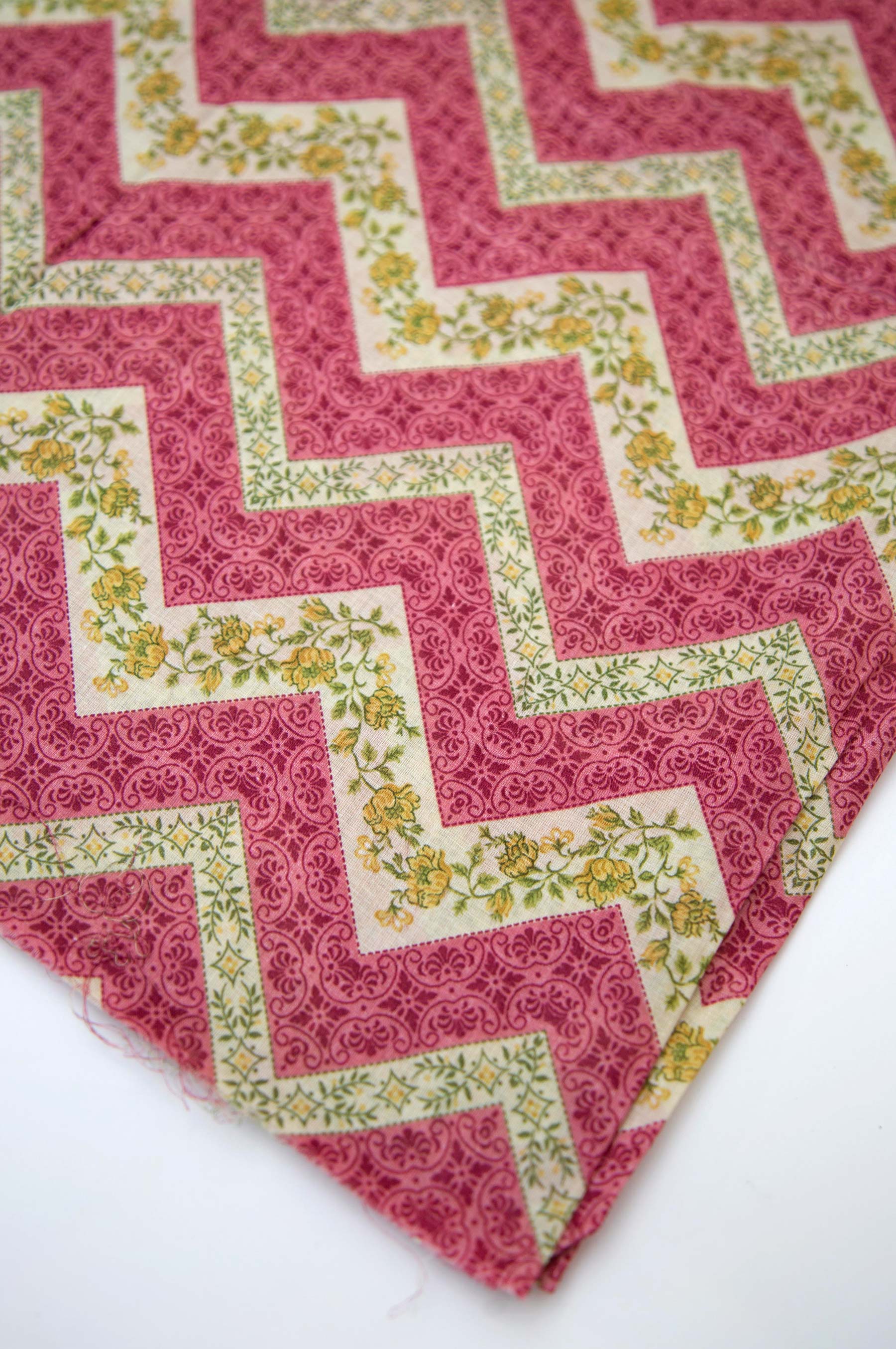 Printed Lawn Dupatta - Fushia - Image 4