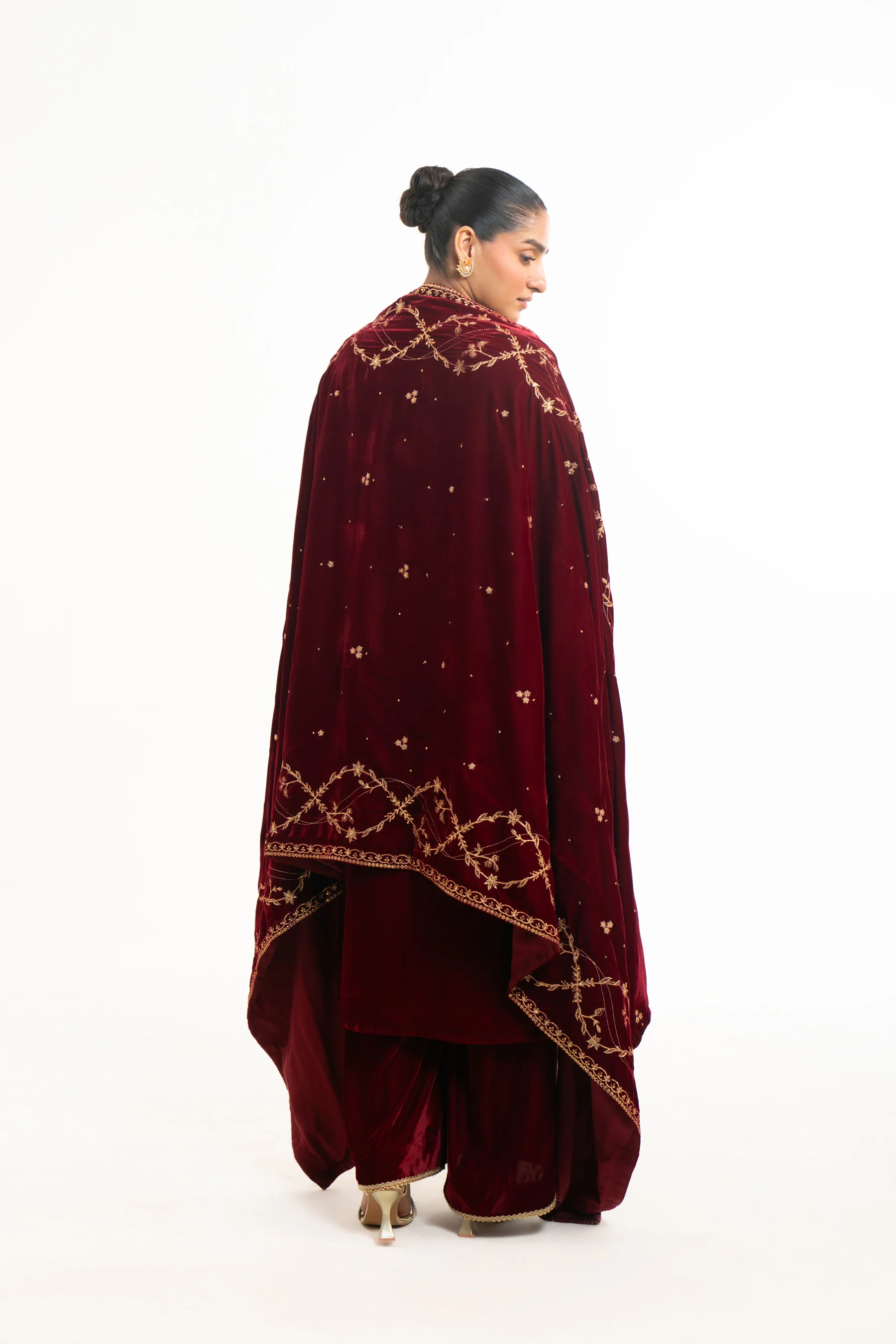 EMBROIDERED VELVET SHAWL - Image 3