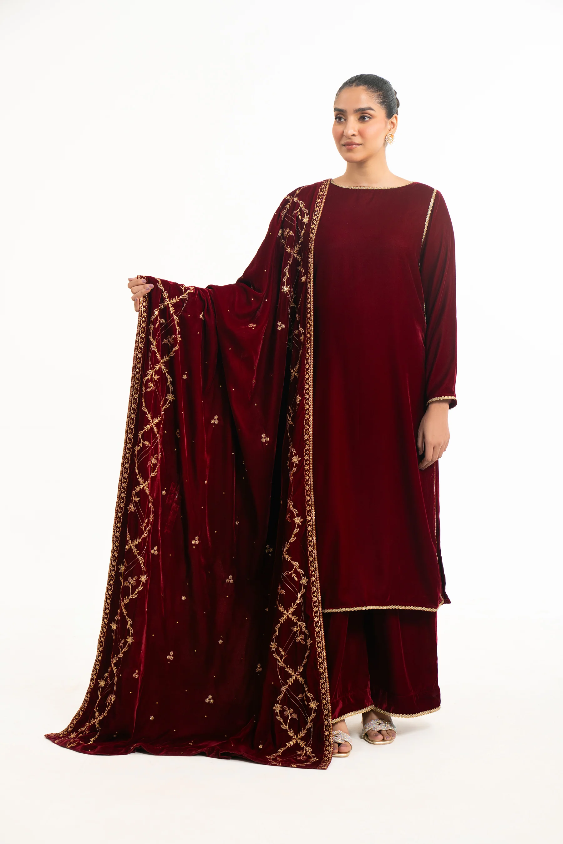 EMBROIDERED VELVET SHAWL - Image 4