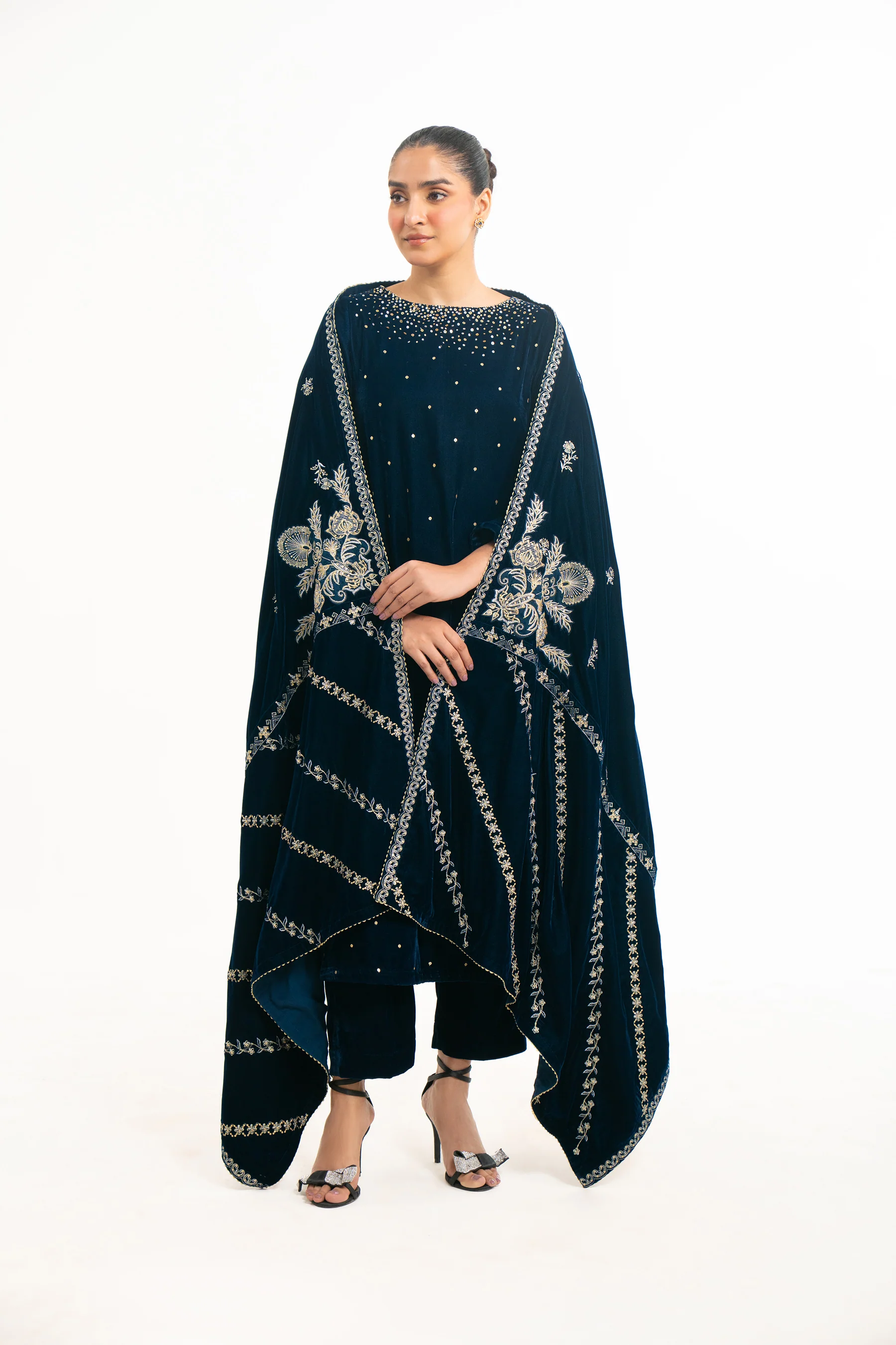 EMBROIDERED VELVET SHAWL - Image 4