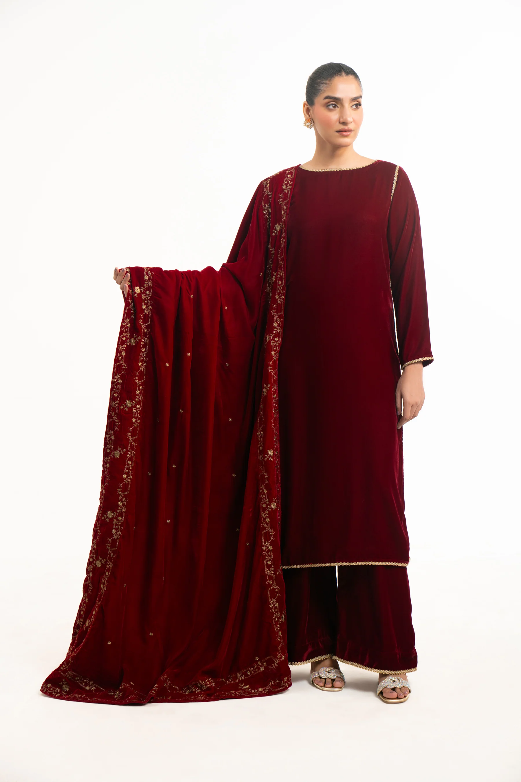 EMBROIDERED VELVET SHAWL - Image 3